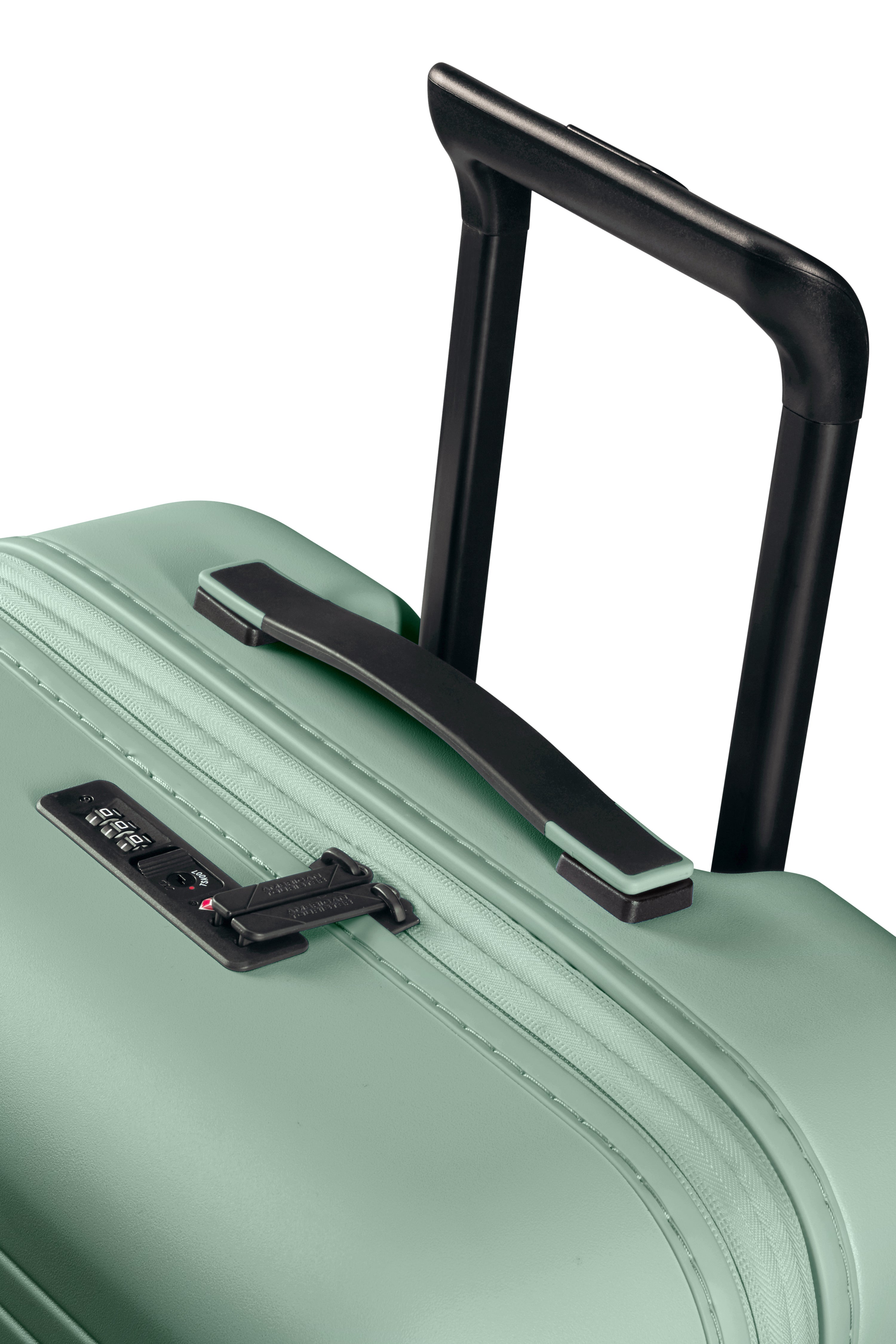 American Tourister Expandable Novastream 67cm Spinner