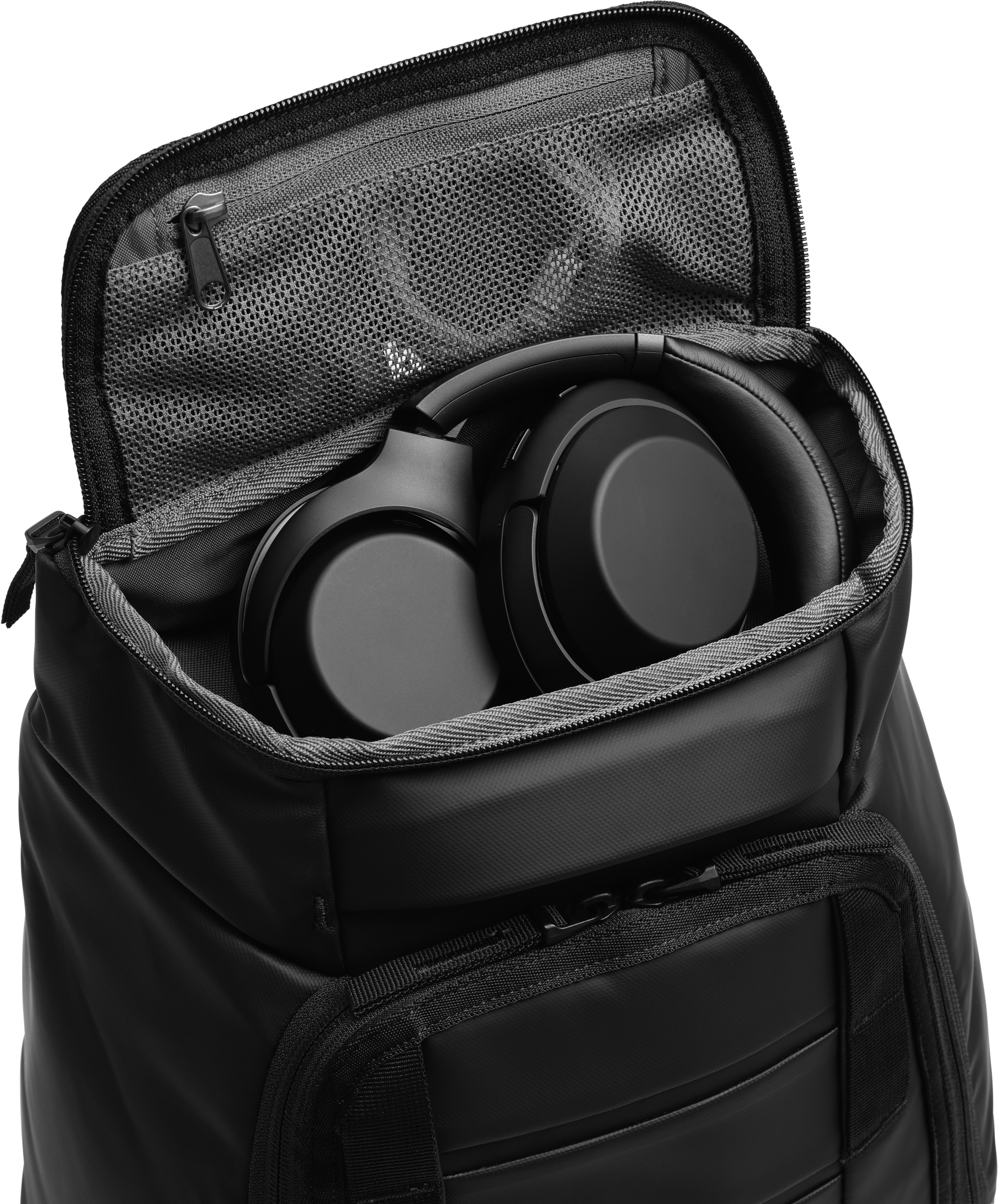 D_b_ Hugger Backpack 25L