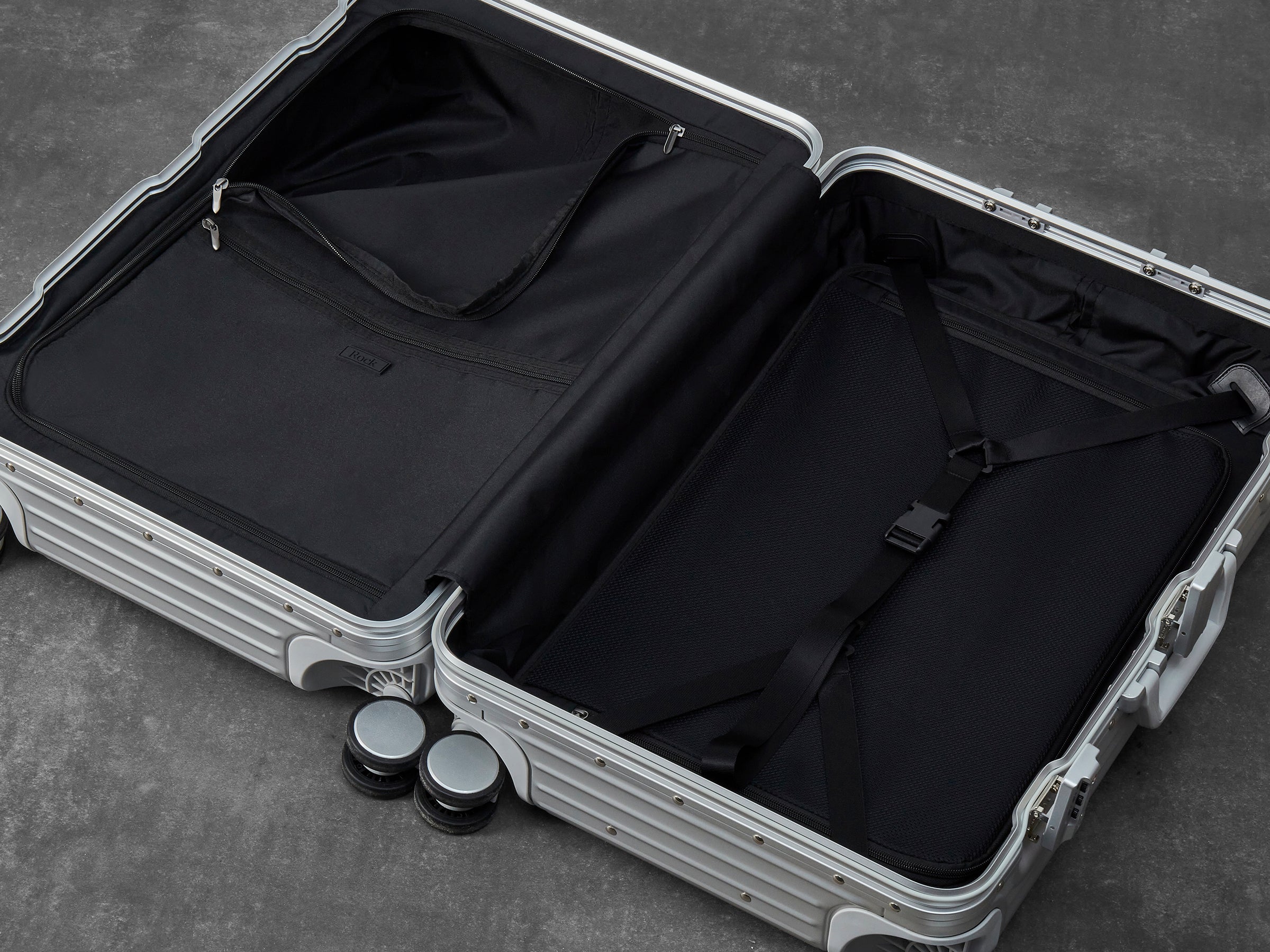 Rock Axel Large Suitcase