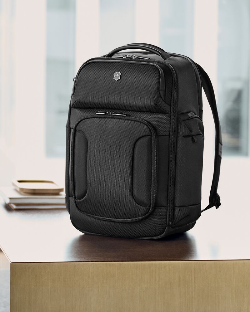 Victorinox Werks Traveler 7.0 Deluxe Backpack