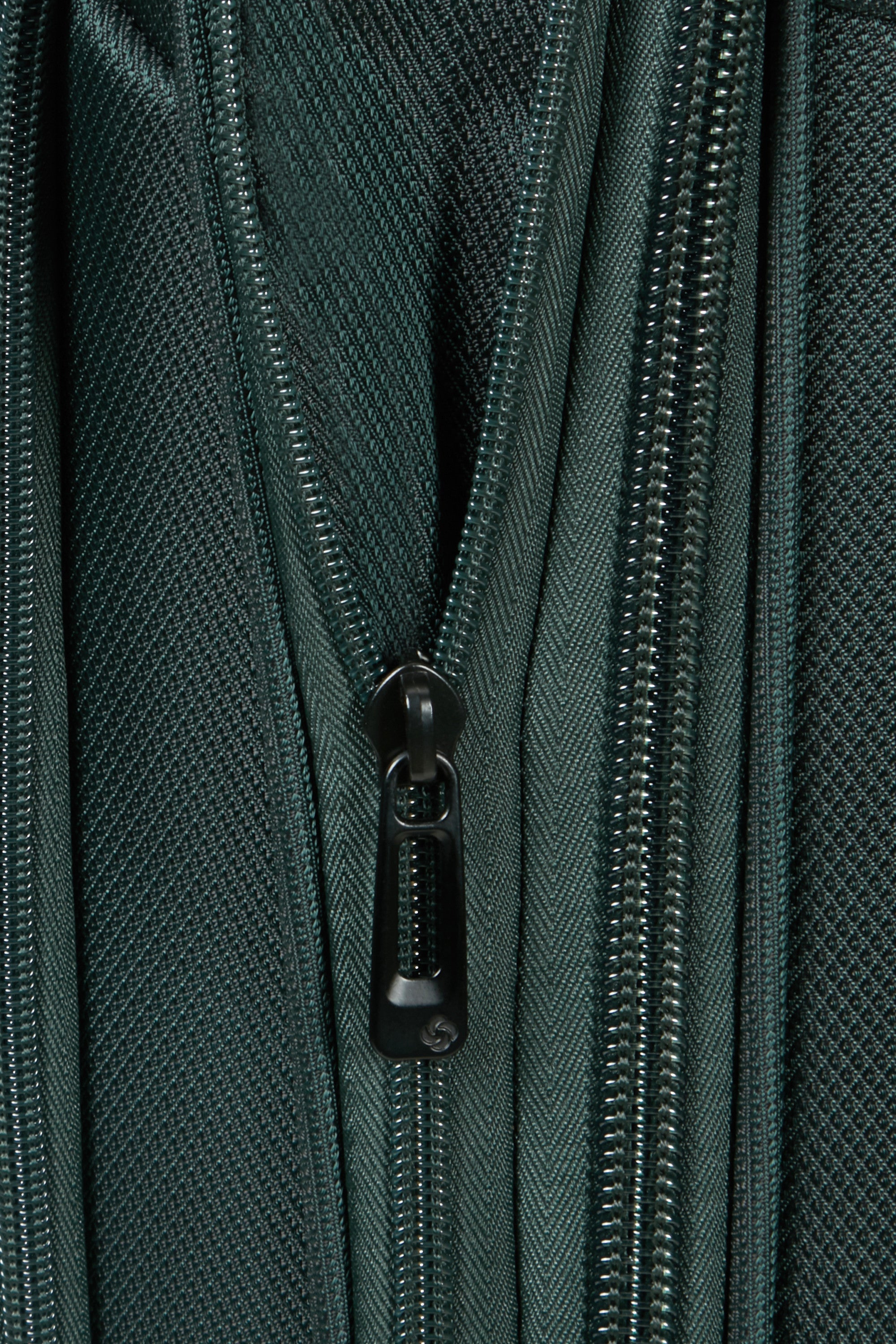 Samsonite Respark 67cm Expandable Spinner