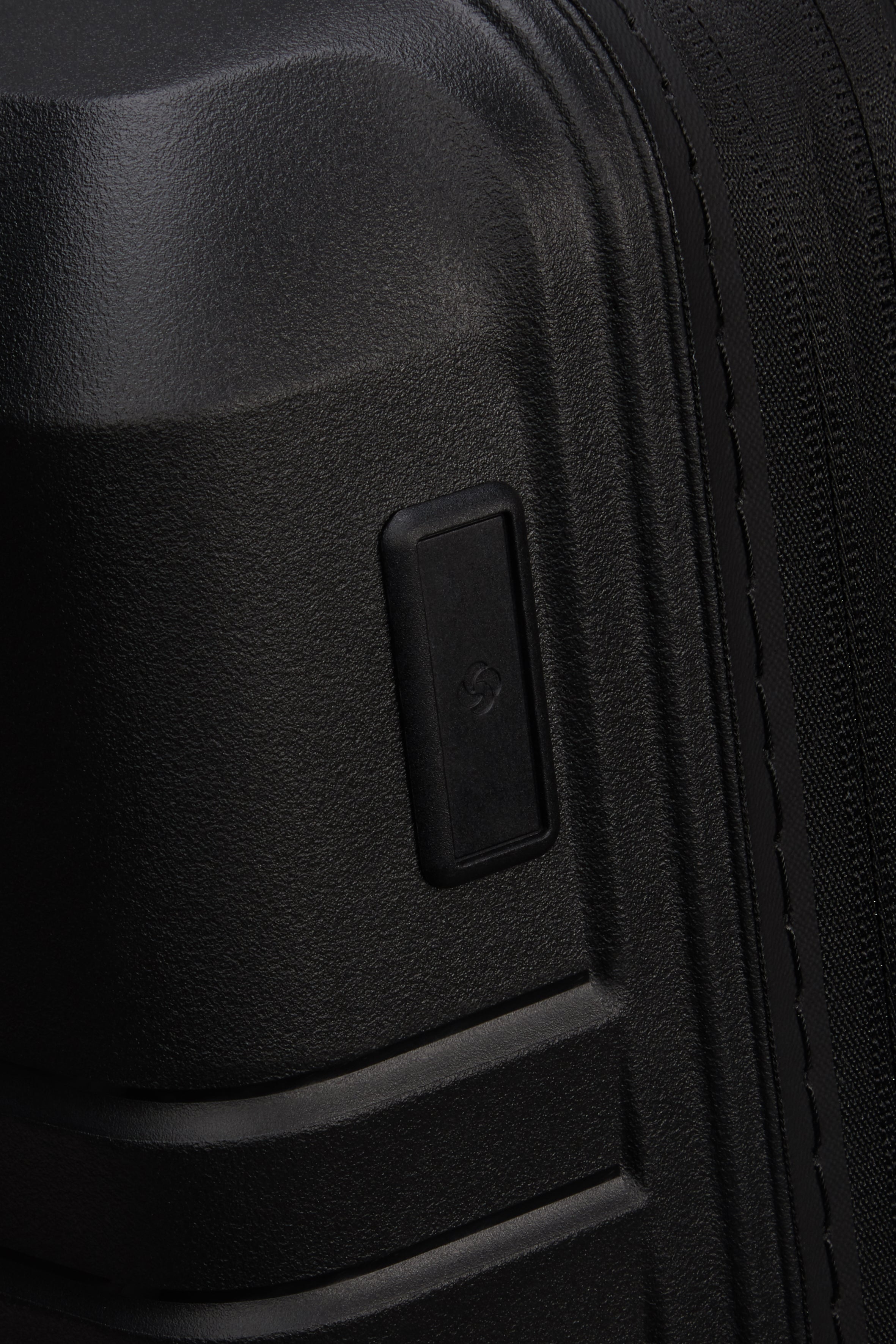 Samsonite Intuo 55cm Expandable Spinner