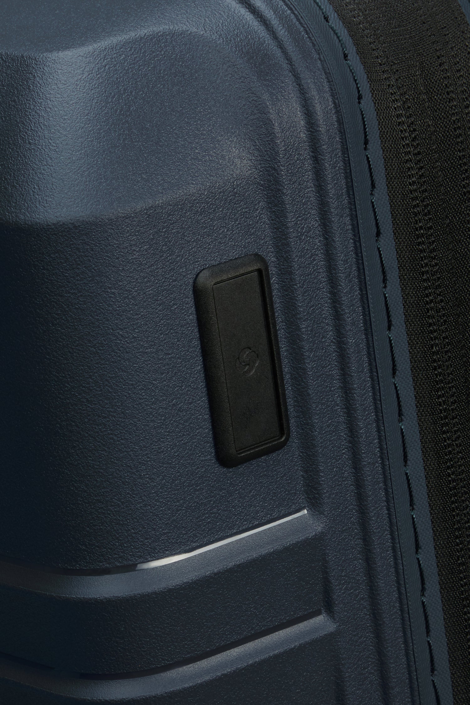 Samsonite Intuo 55cm Expandable Spinner