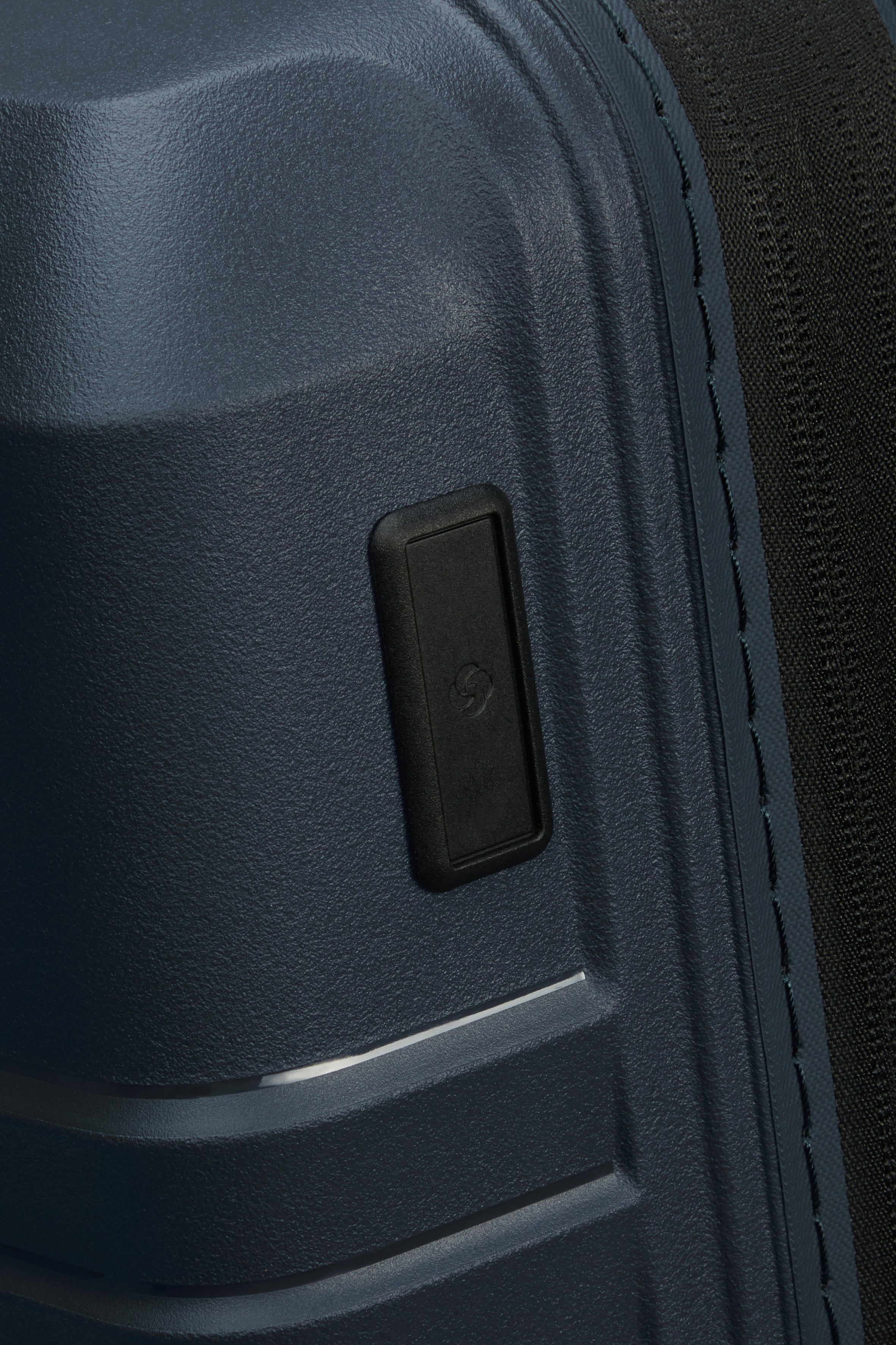 Samsonite Intuo 55cm Expandable Spinner