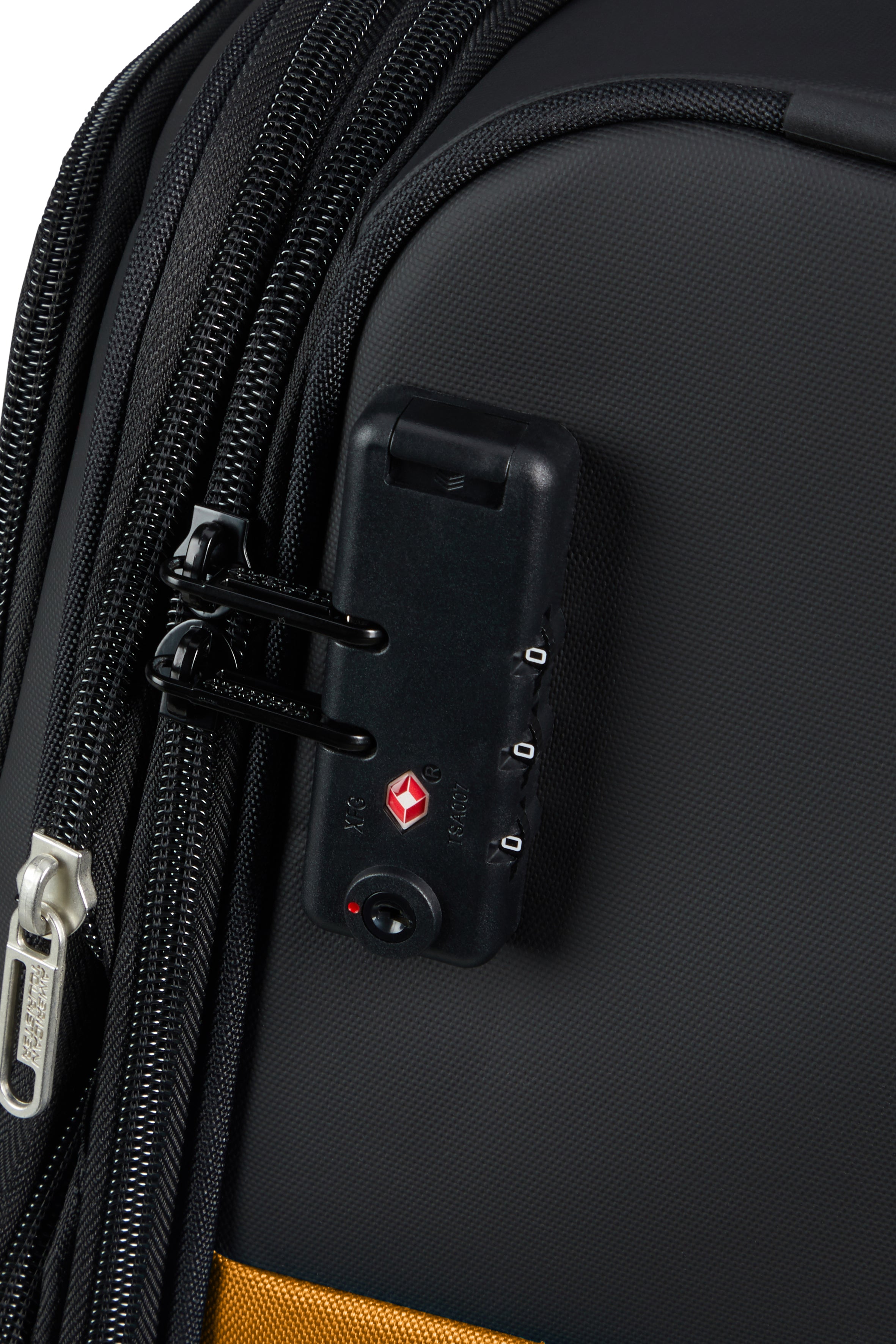 American Tourister Daring Dash Expandable 55cm Spinner