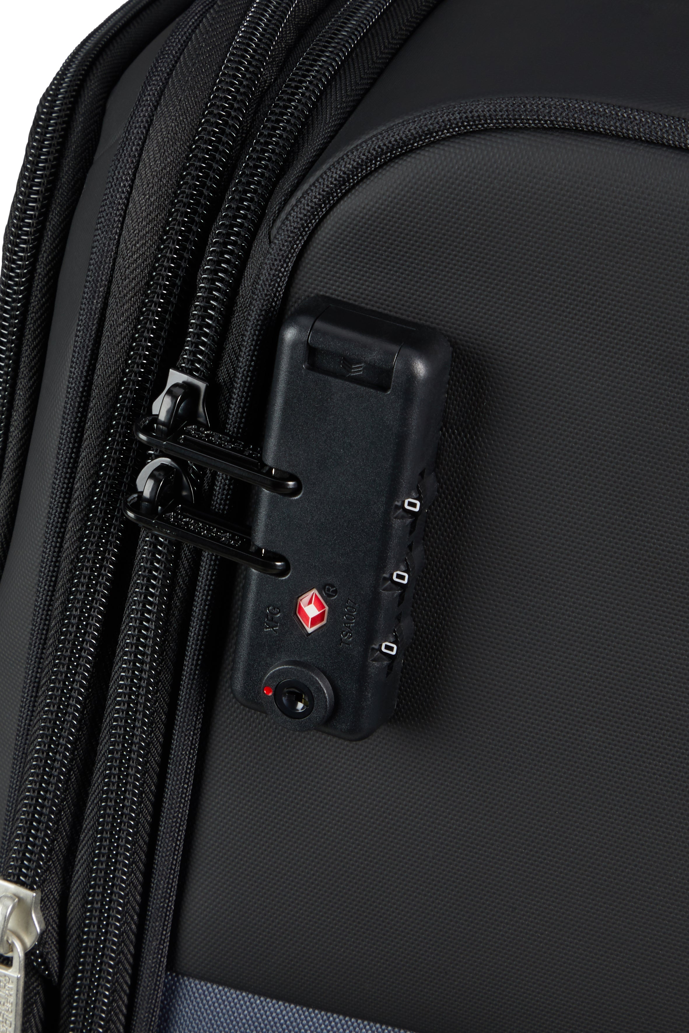 American Tourister Daring Dash Expandable 66.5 cm Spinner
