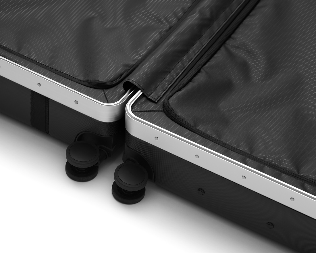 D_b_ Ramverk Pro 4 Wheel Large Suitcase - 75cm