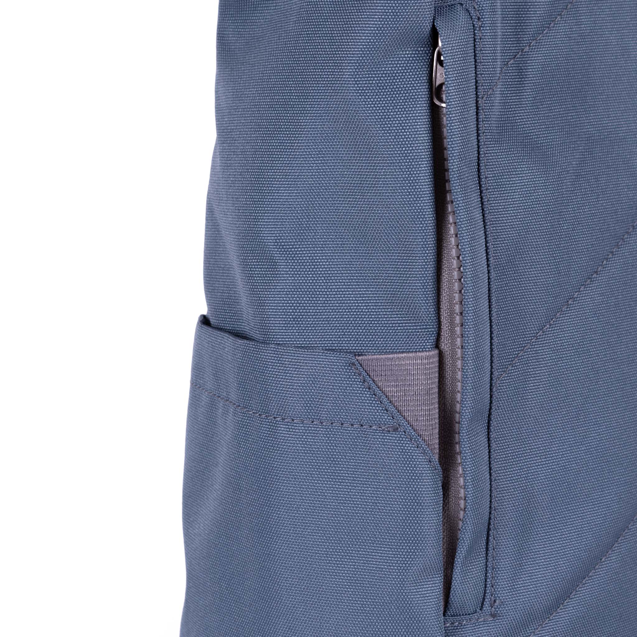 Roka Finchley A Medium Sustainable Canvas