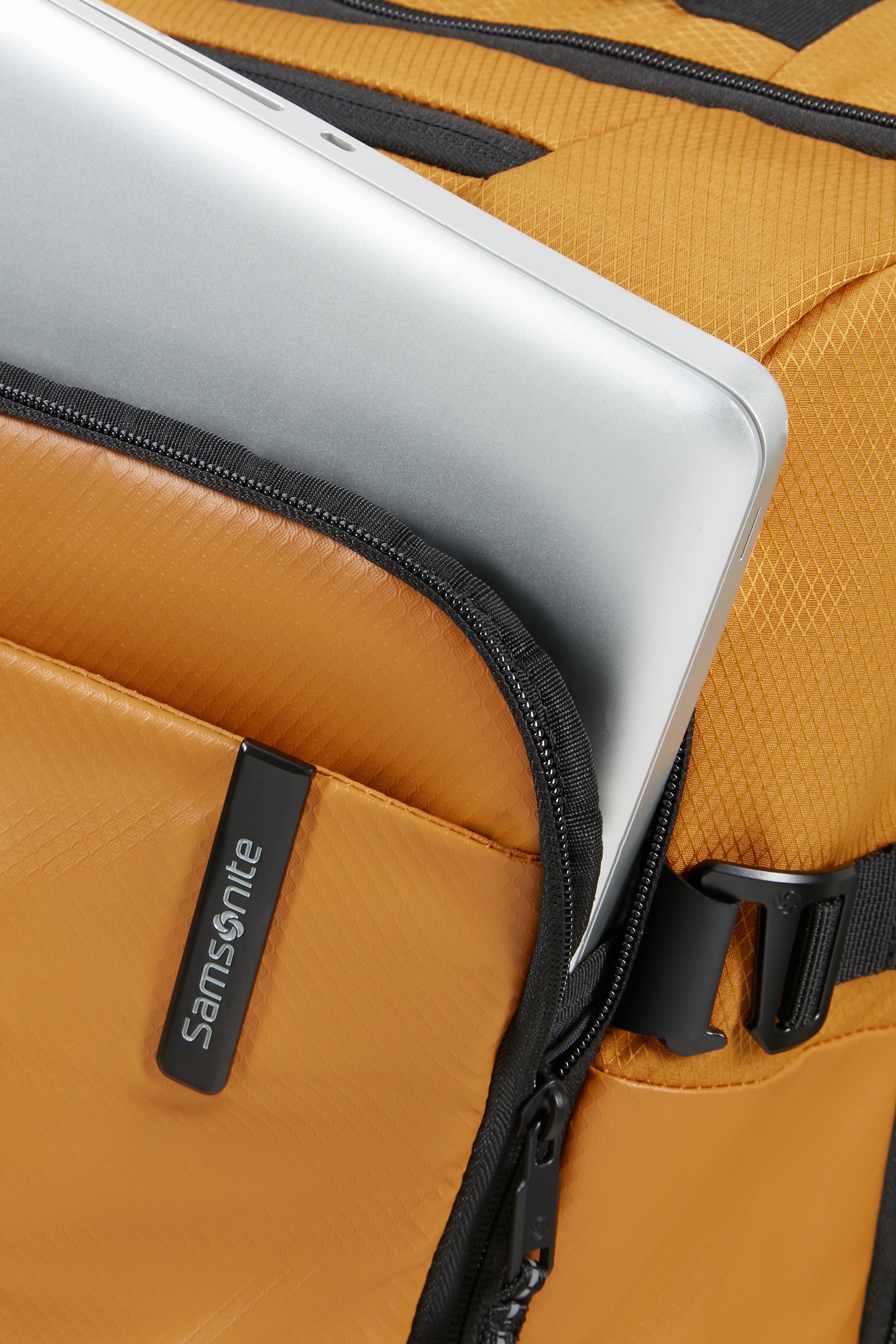 Samsonite Armox Duffle with wheels / Backpack 55cm