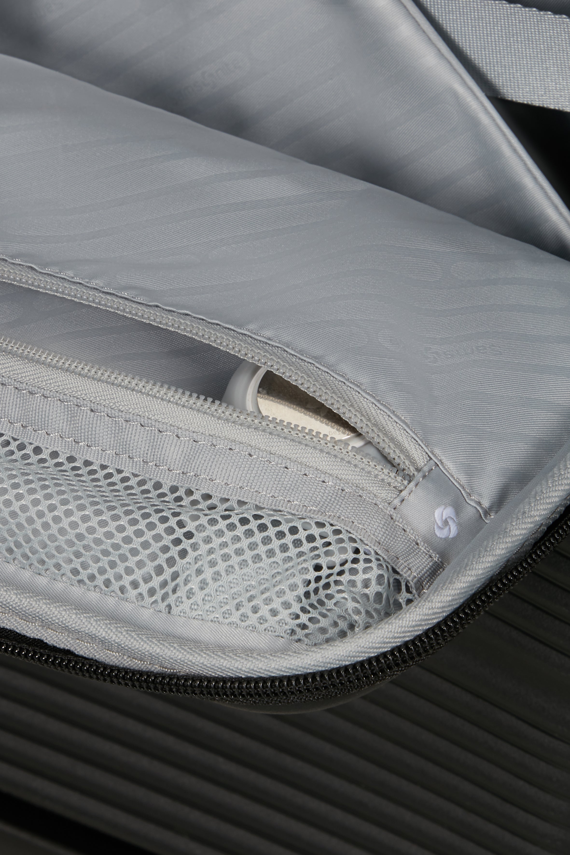 Samsonite Paralux Spinner Expandable Cabin 55cm