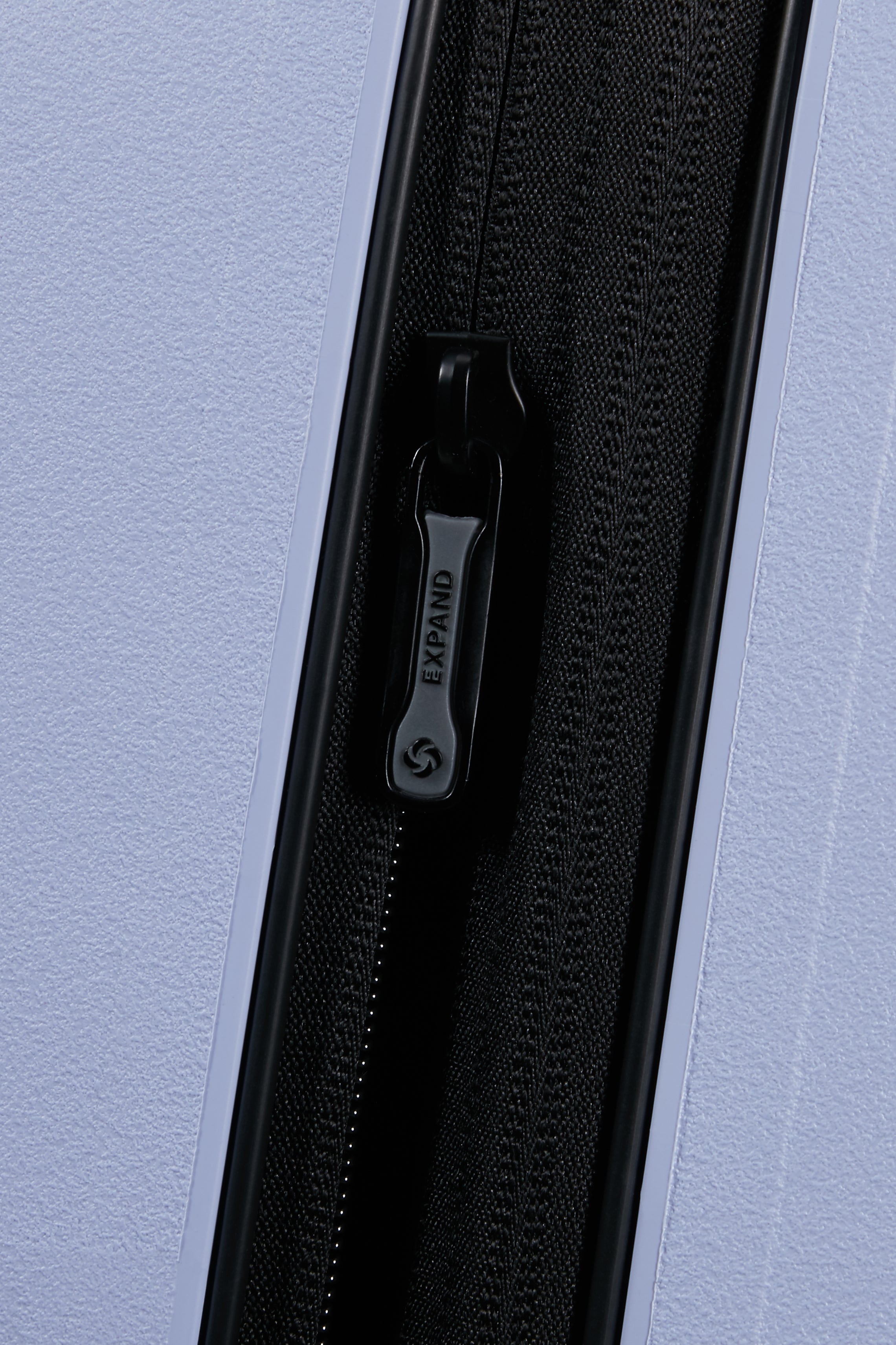 Samsonite Essens EXP Zip 55cm Spinner