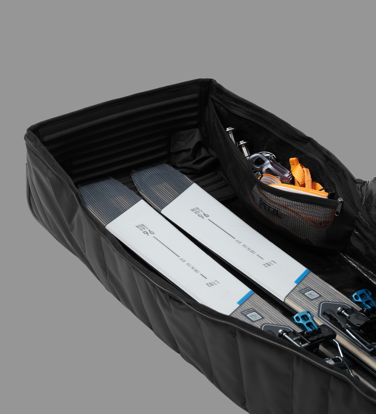 D_b_ Snow Roller Pro 127L Ski/Board Bag