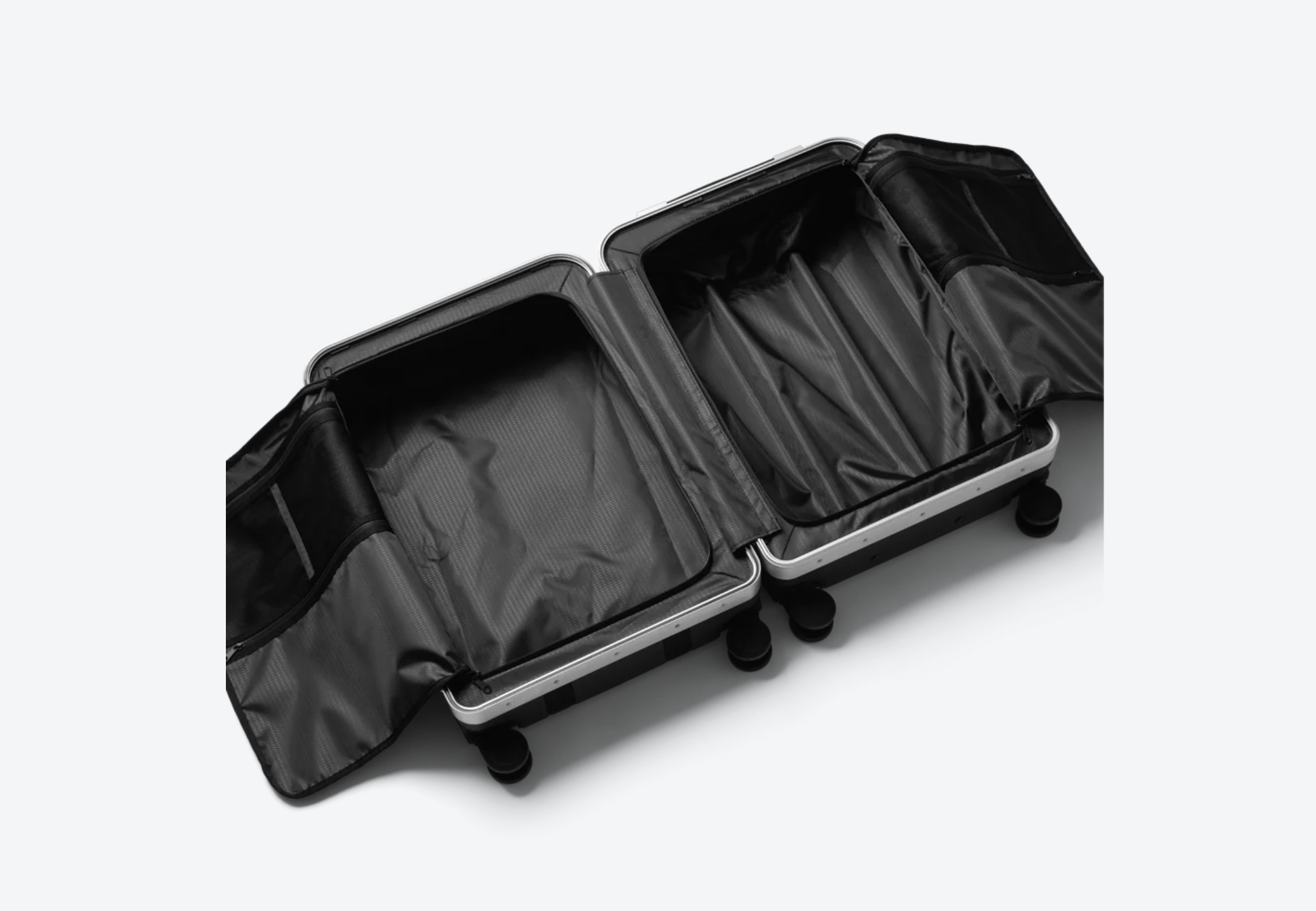 D_b_ Ramverk Pro Check-in Luggage Medium 68cm