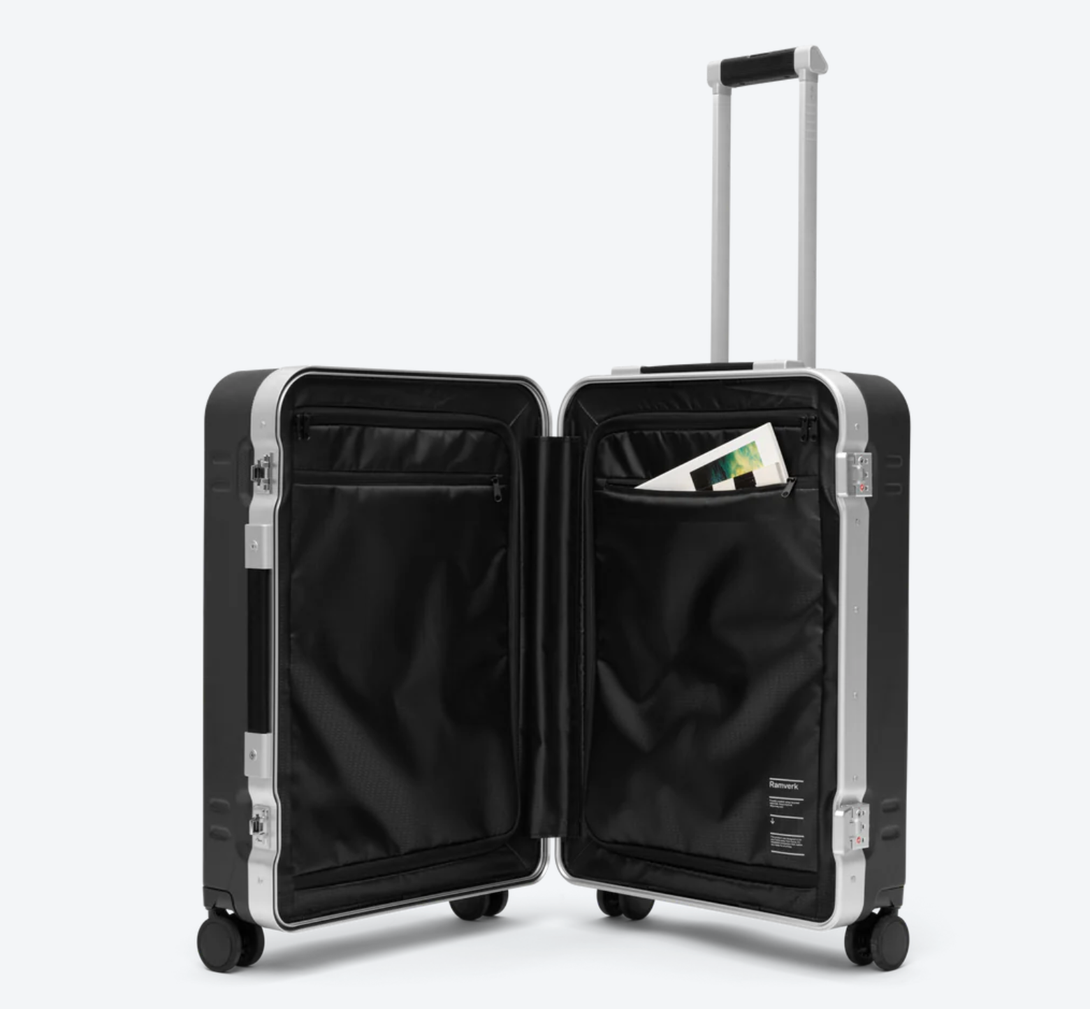 D_b_ Ramverk Pro Check-in Luggage Medium 68cm
