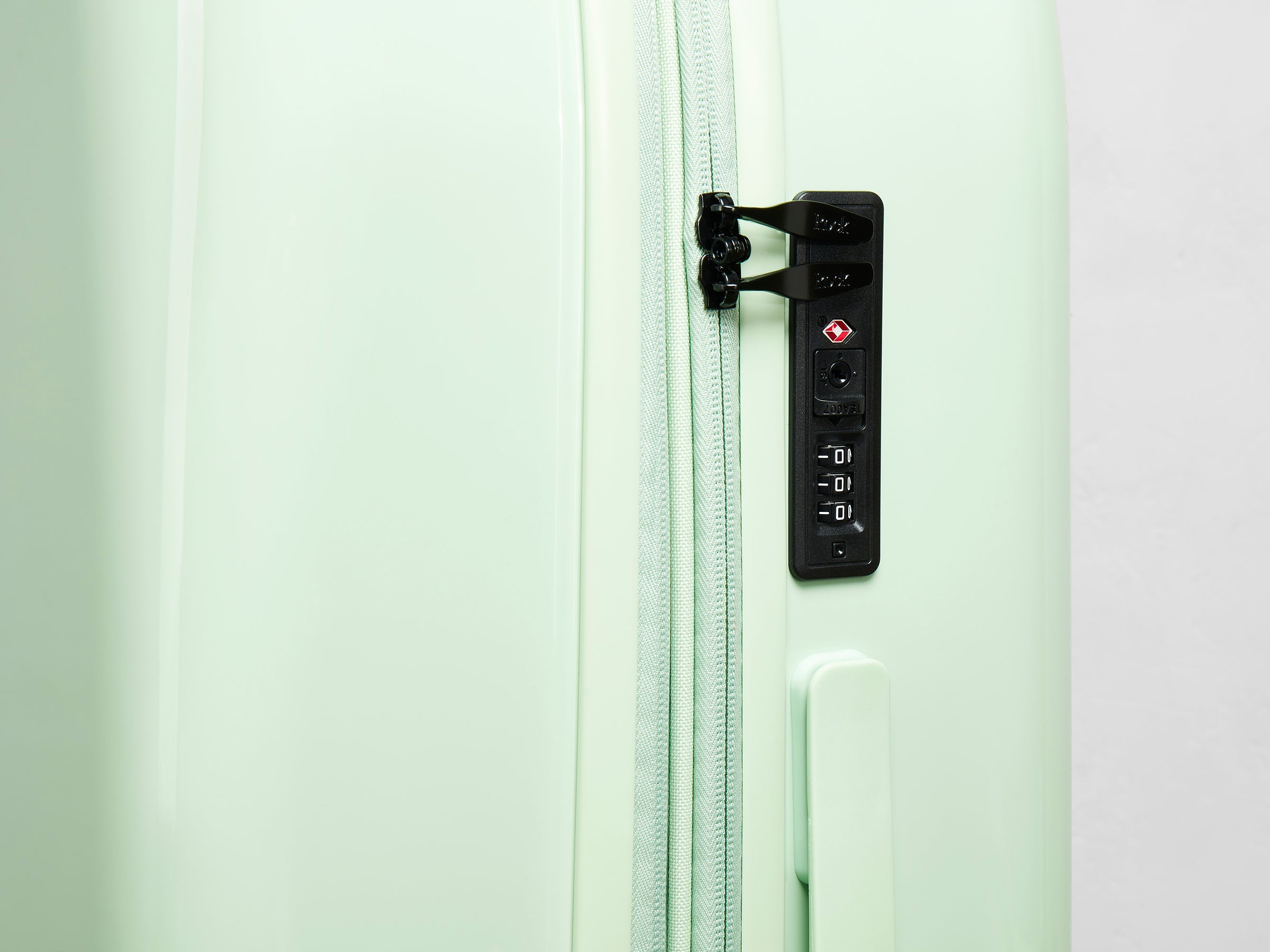 Rock Gelato Medium Suitcase