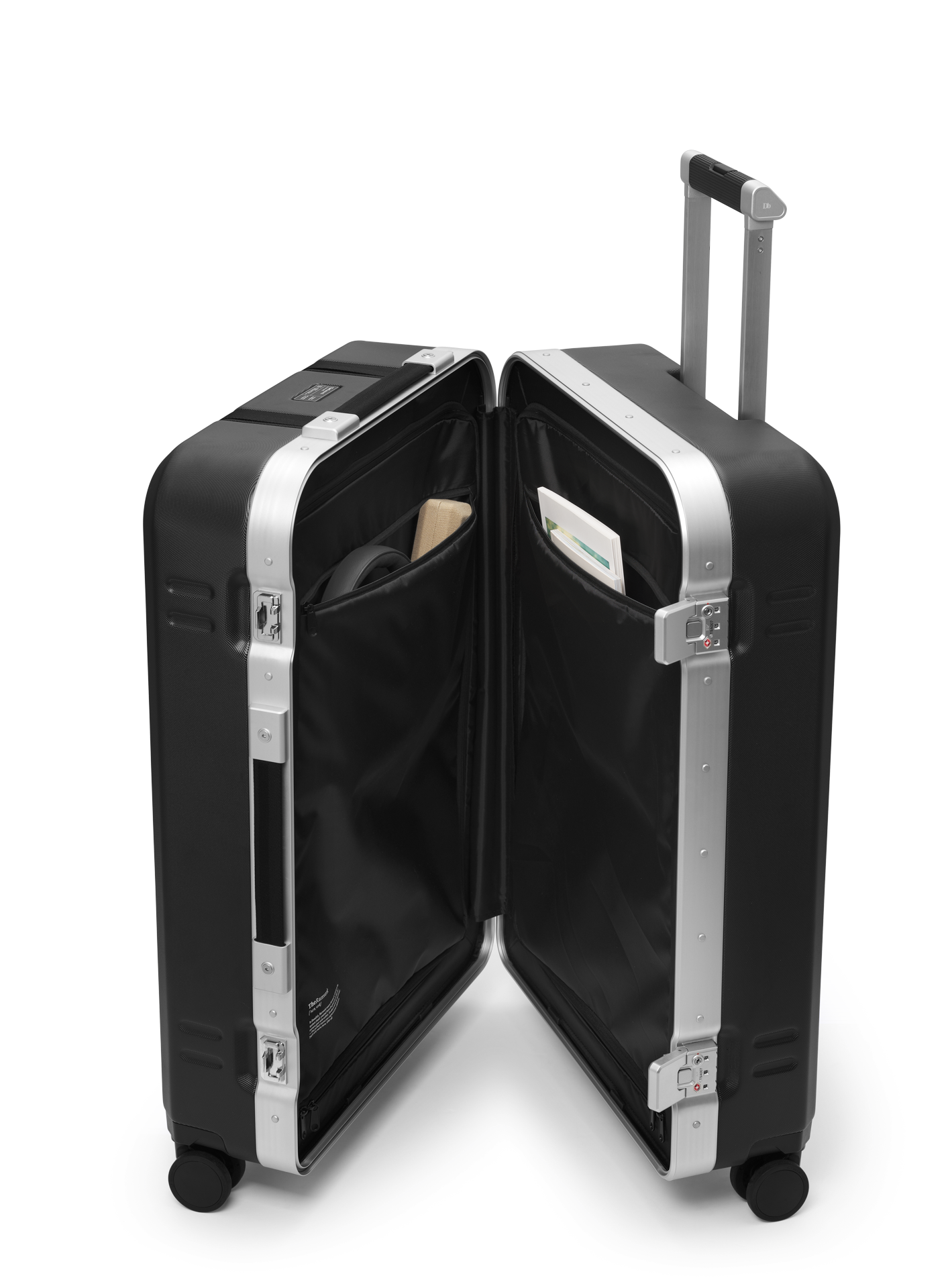 D_b_ Ramverk Pro 4 Wheel Large Suitcase - 75cm