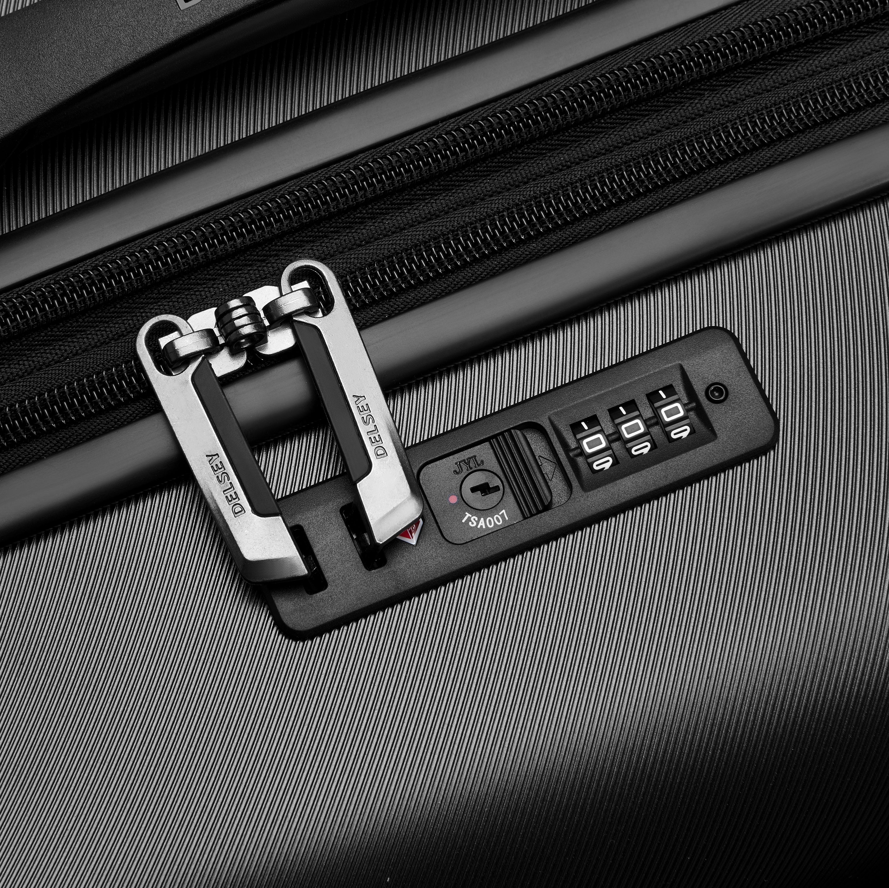 Delsey Air Armour 4 Wheel Expandable Suitcase - 77cm