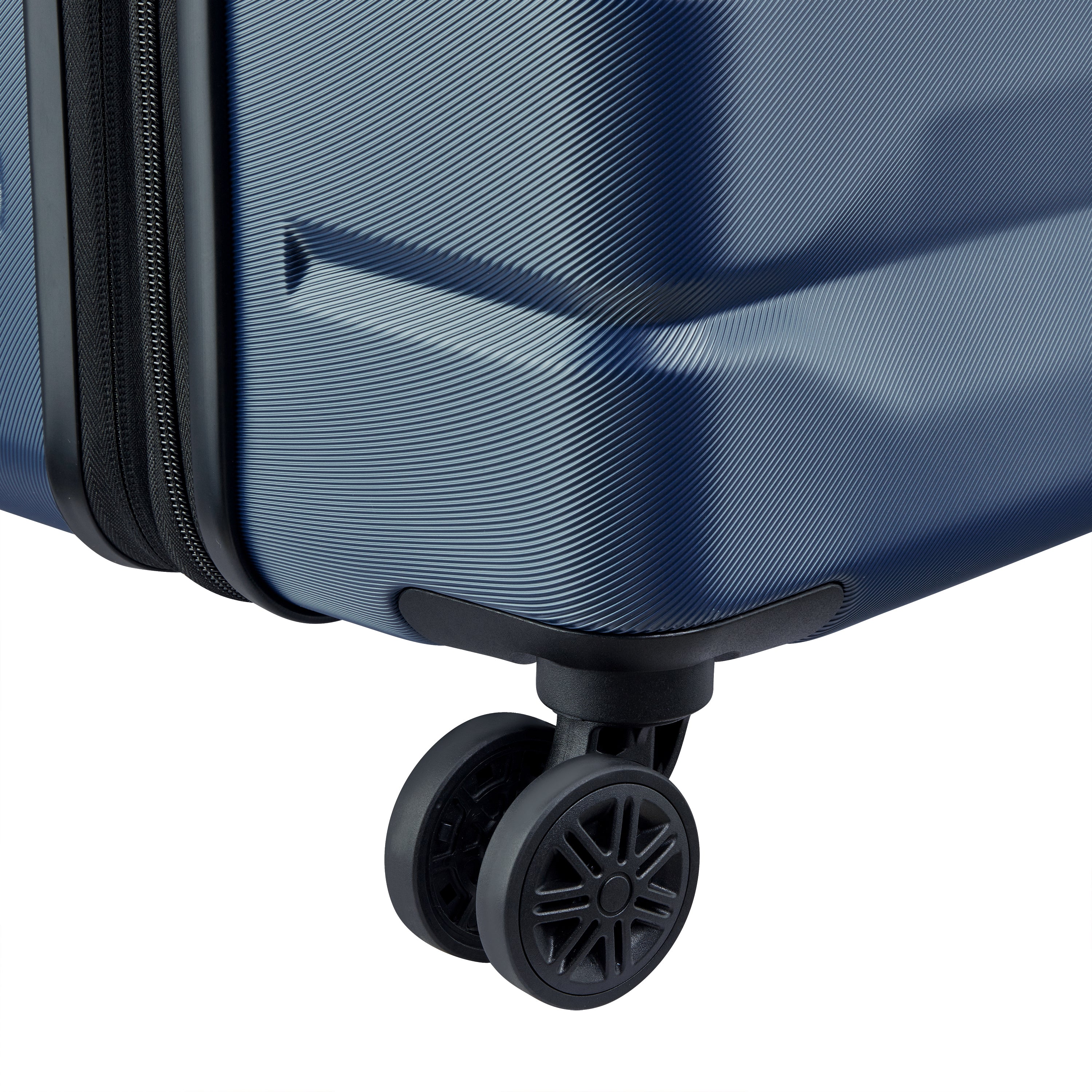 Delsey Air Armour 4 Wheel Expandable Suitcase - 77cm