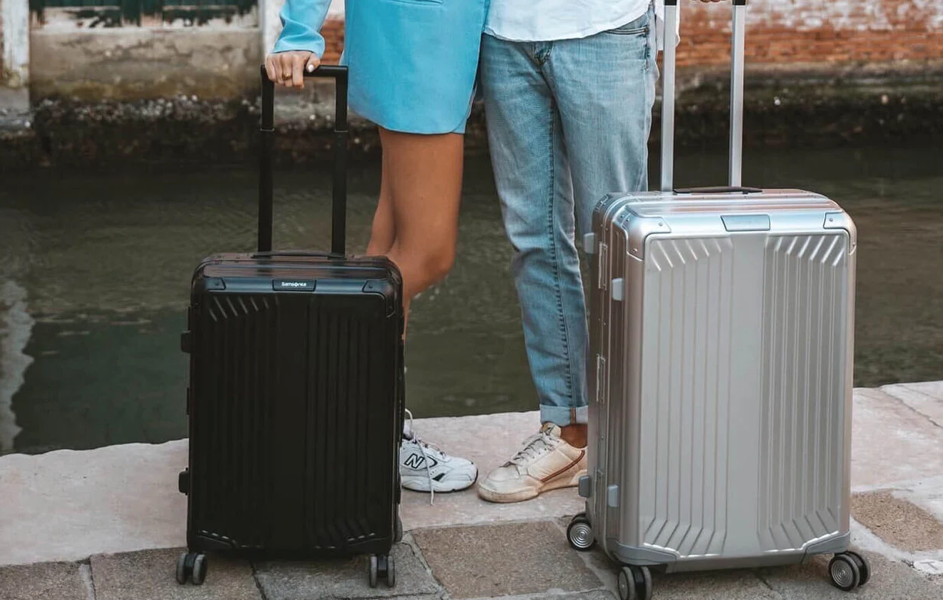 Tough and Stylish: The Samsonite Lite Box Alu