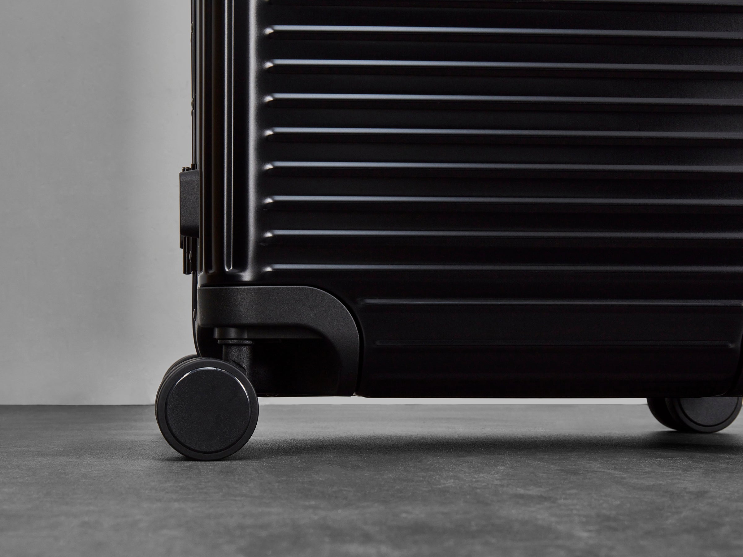 Rock Axel Large Suitcase