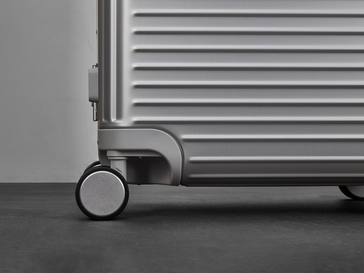 Rock Axel Large Suitcase