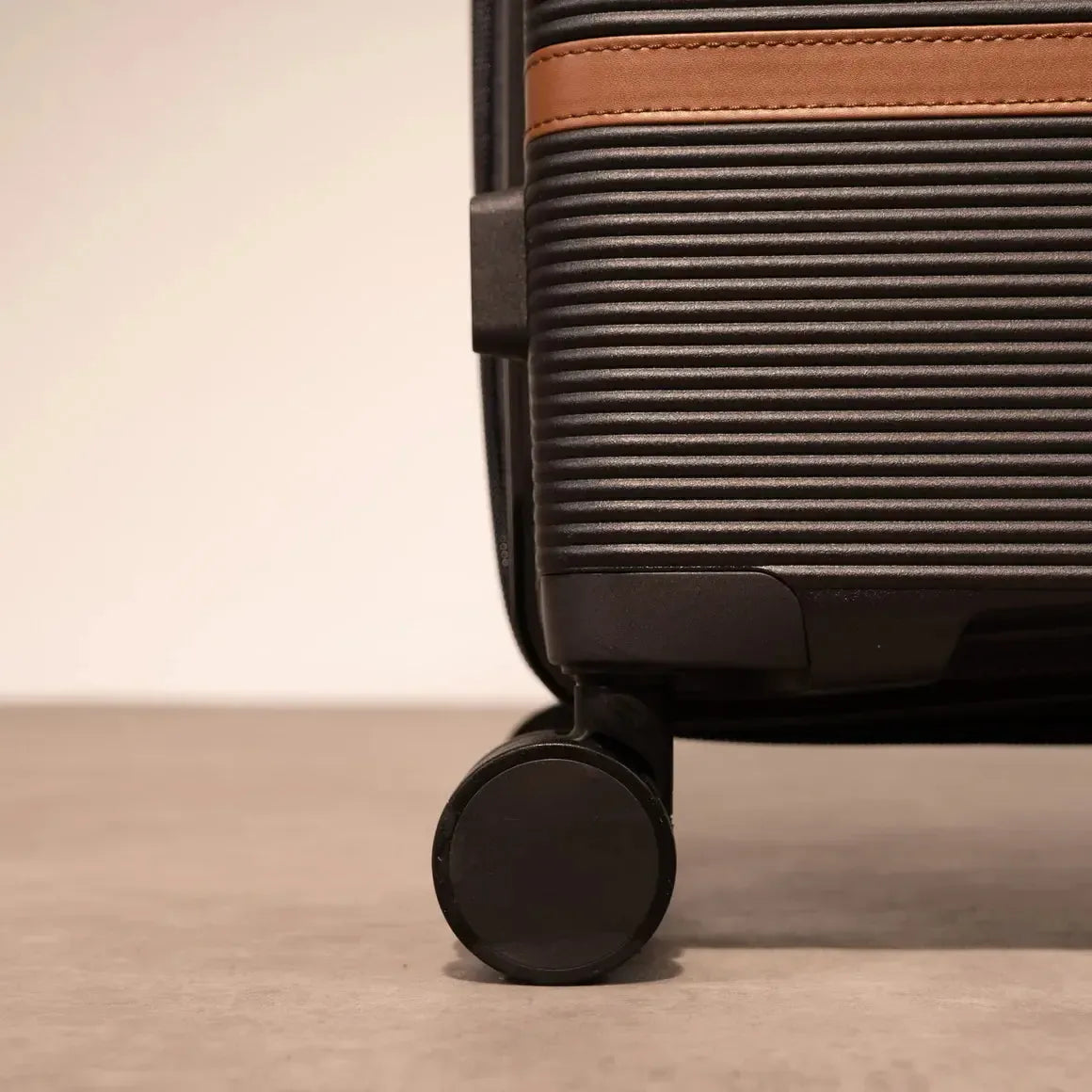 Rock Medina Large Suitcase