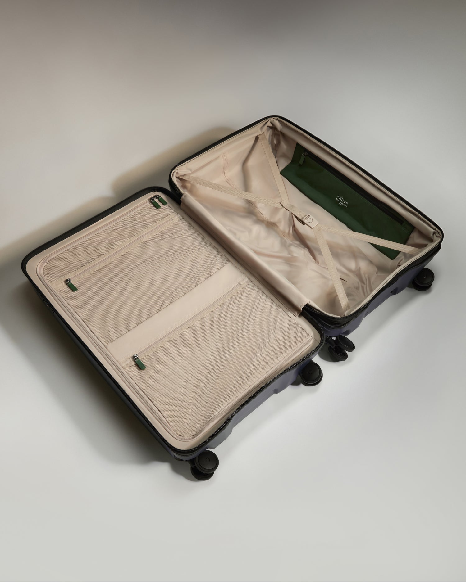 Antler Icon Stripe Large Suitcase -78 cm