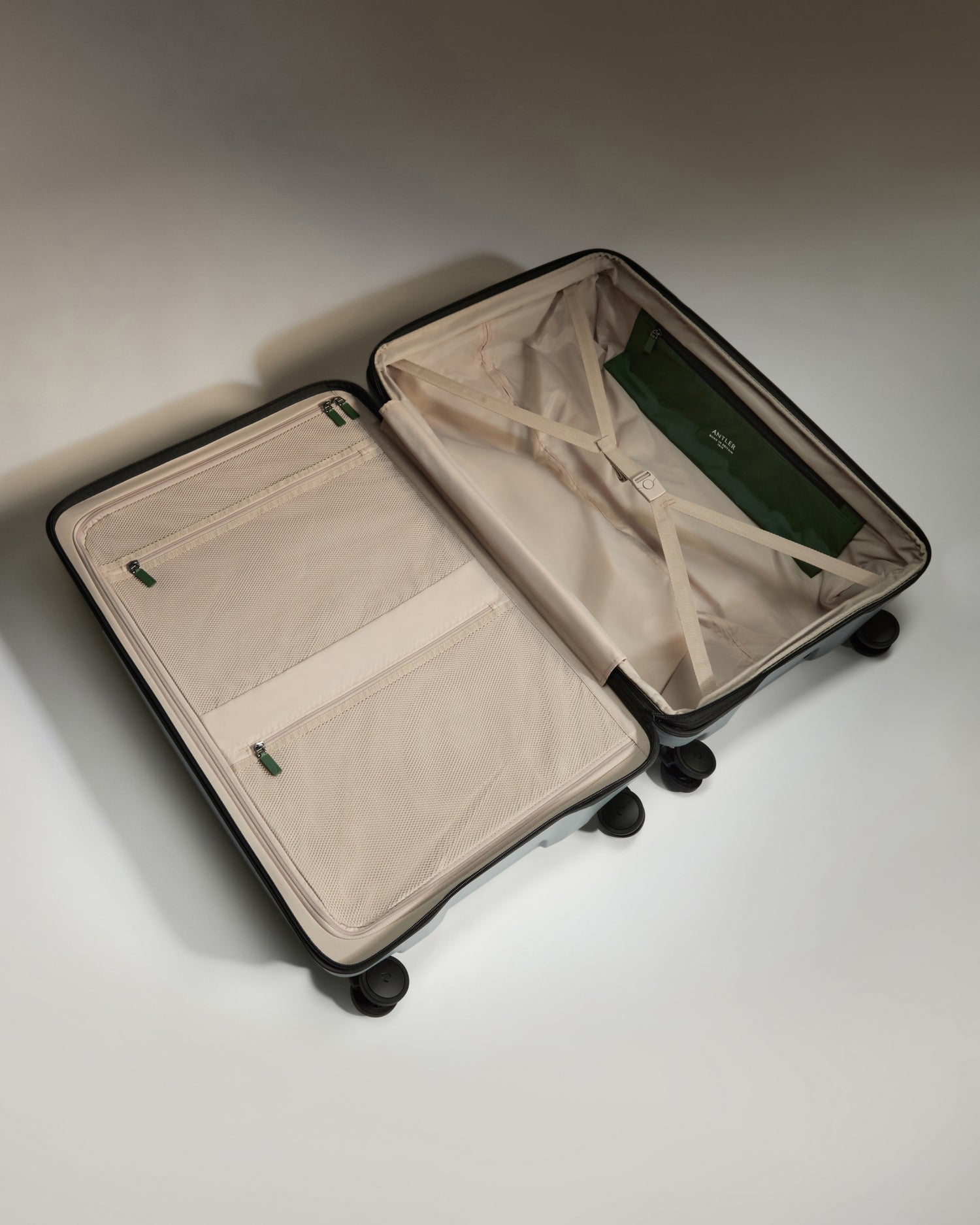 Antler Icon Stripe Large Suitcase -78 cm