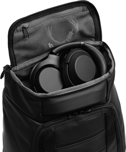D_b_  Hugger Backpack 25L