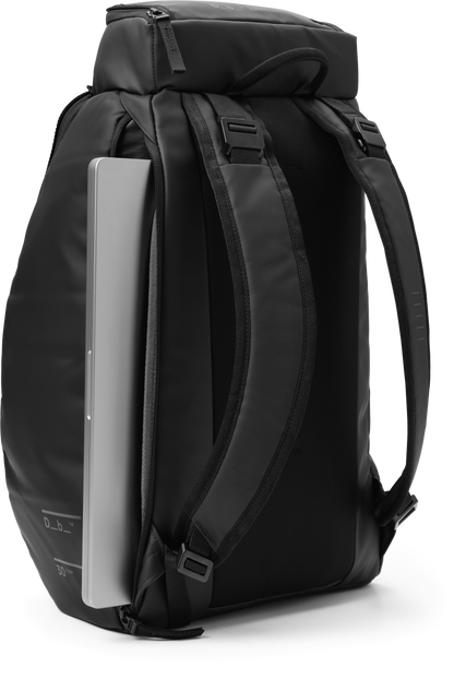 D_b_  Hugger Backpack 30L