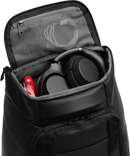 D_b_  Hugger Backpack 30L