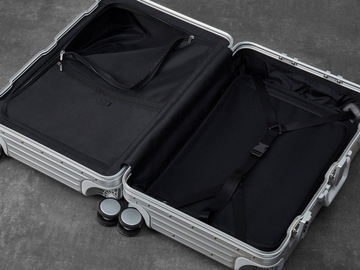 Rock Axel Large Suitcase