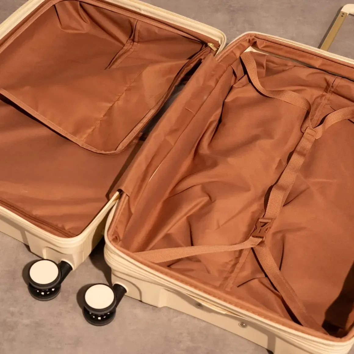 Rock Medina Large Suitcase