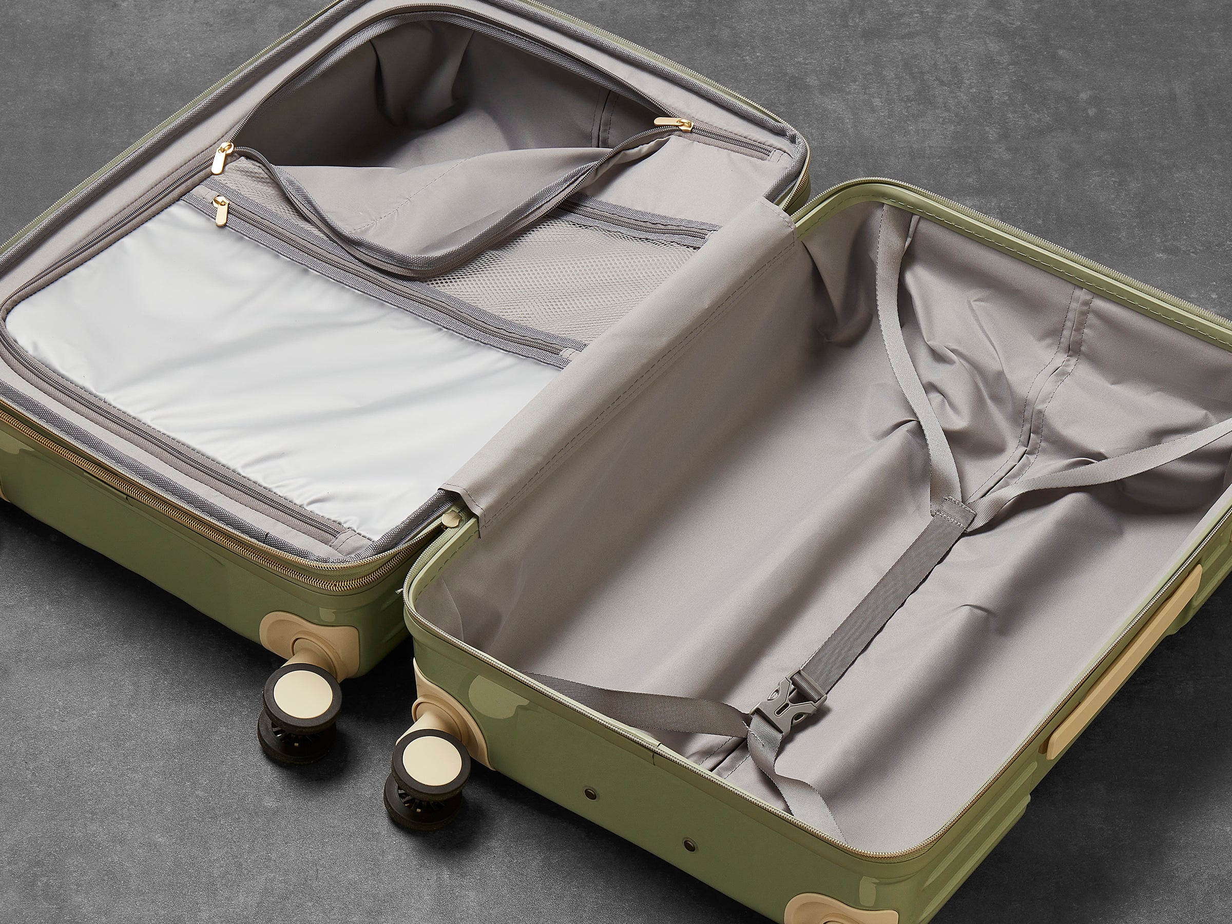 Rock Primrose Medium Suitcase