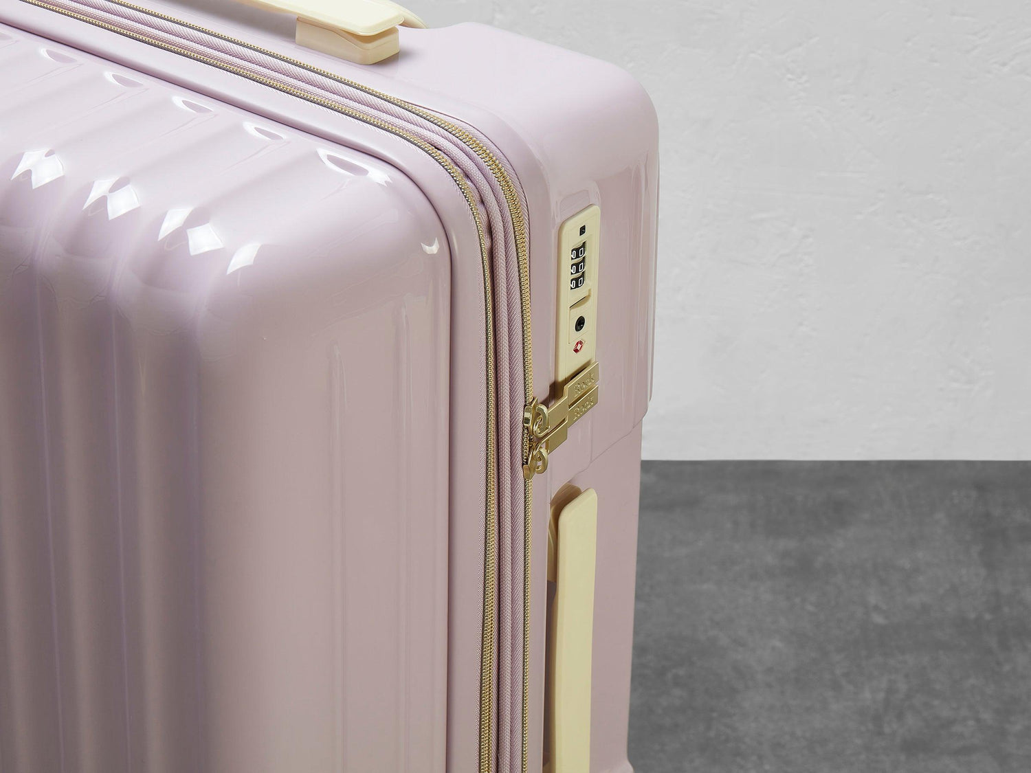 Rock Primrose Medium Suitcase