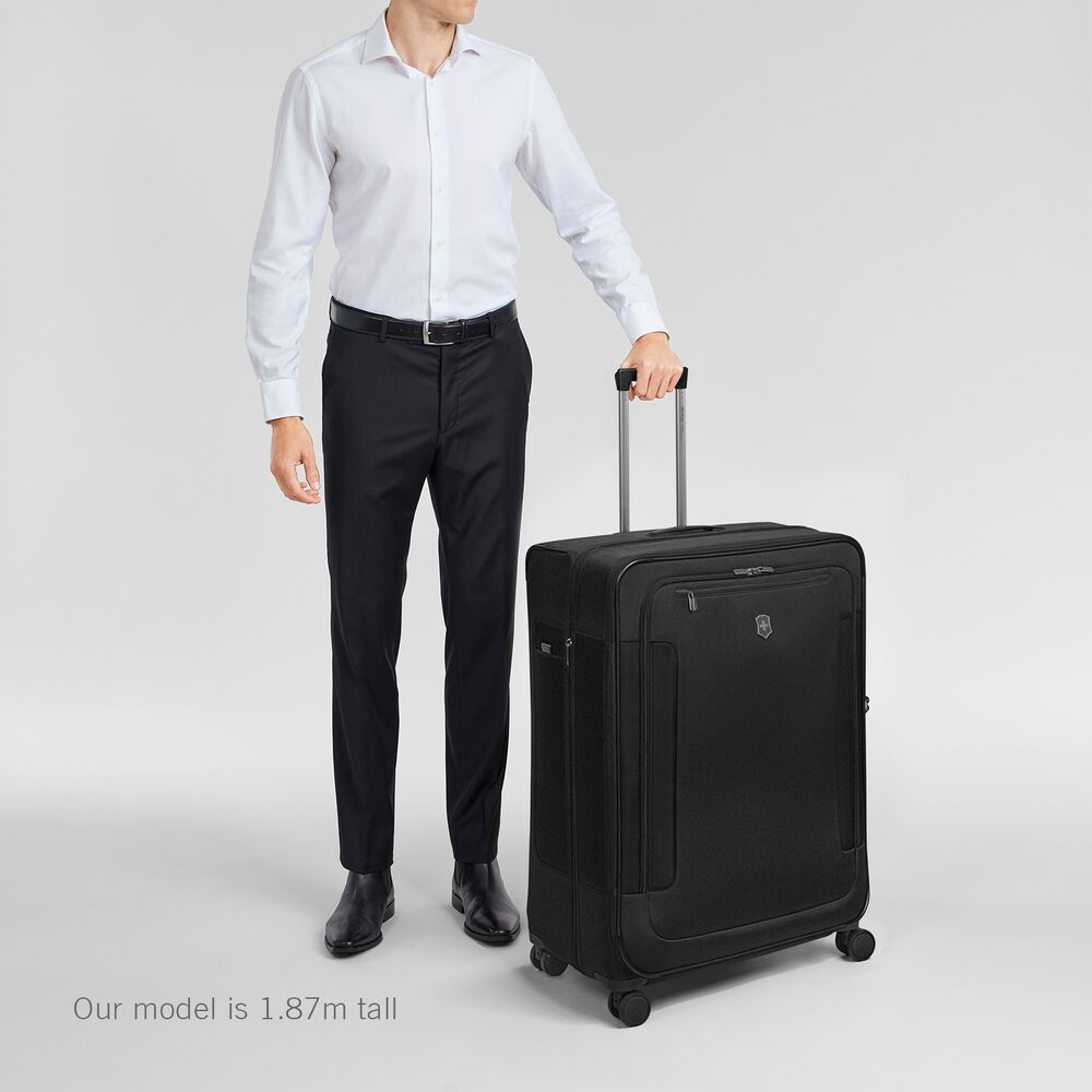Victorinox Werks Traveler 7.0 Extra Large Suitcase