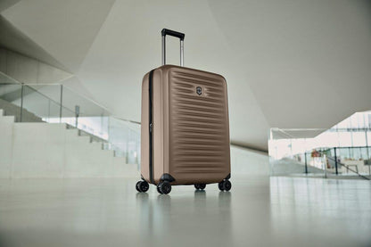 Victorinox Airox Advanced Spinner 69cm - Medium