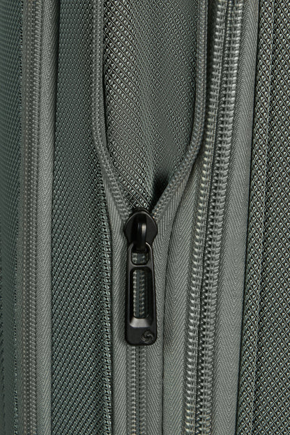 Samsonite Respark 67cm Expandable Spinner