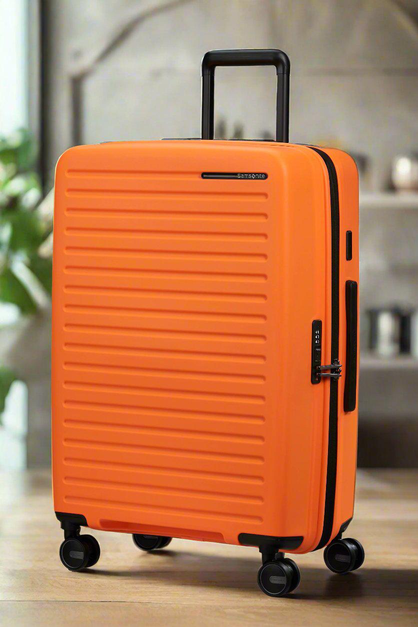 Samsonite Restackd Spinner 68cm EXP