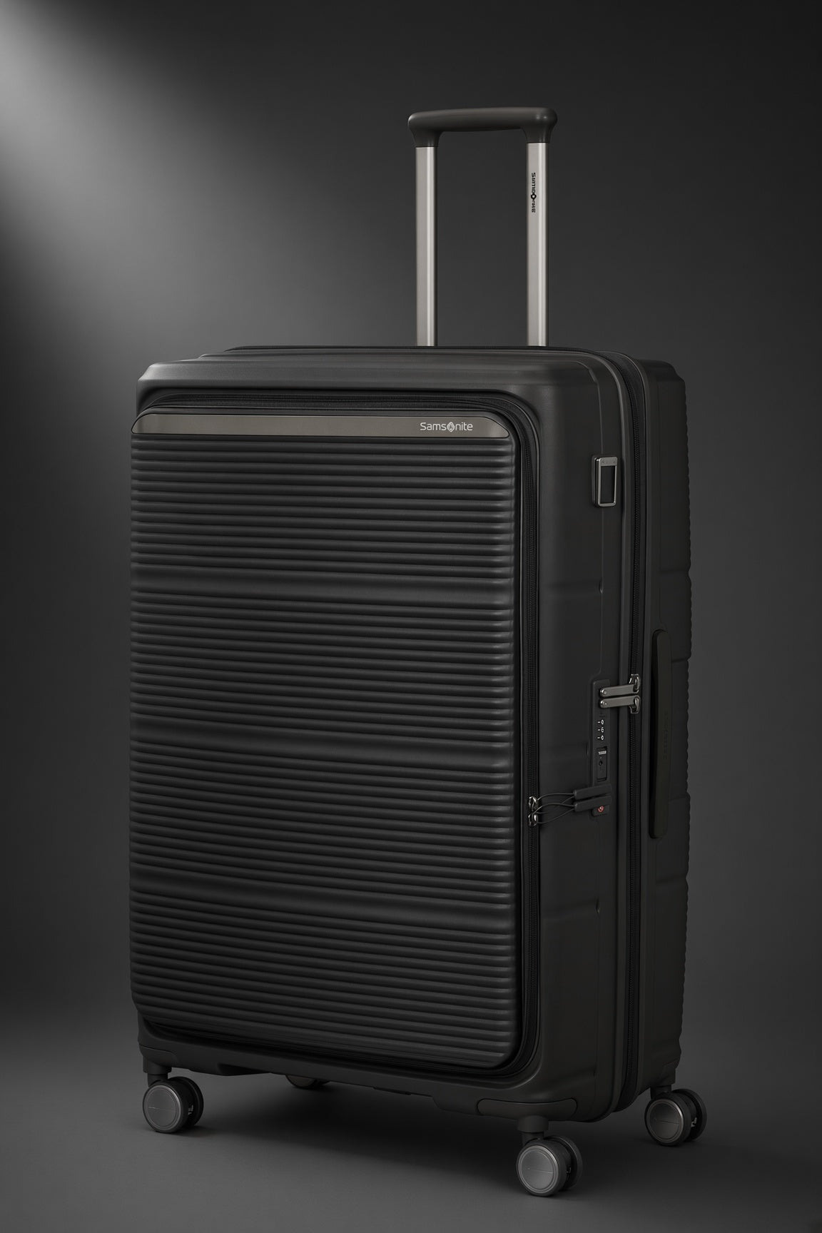 Samsonite Paralux 81cm Expandable Spinner Suitcase