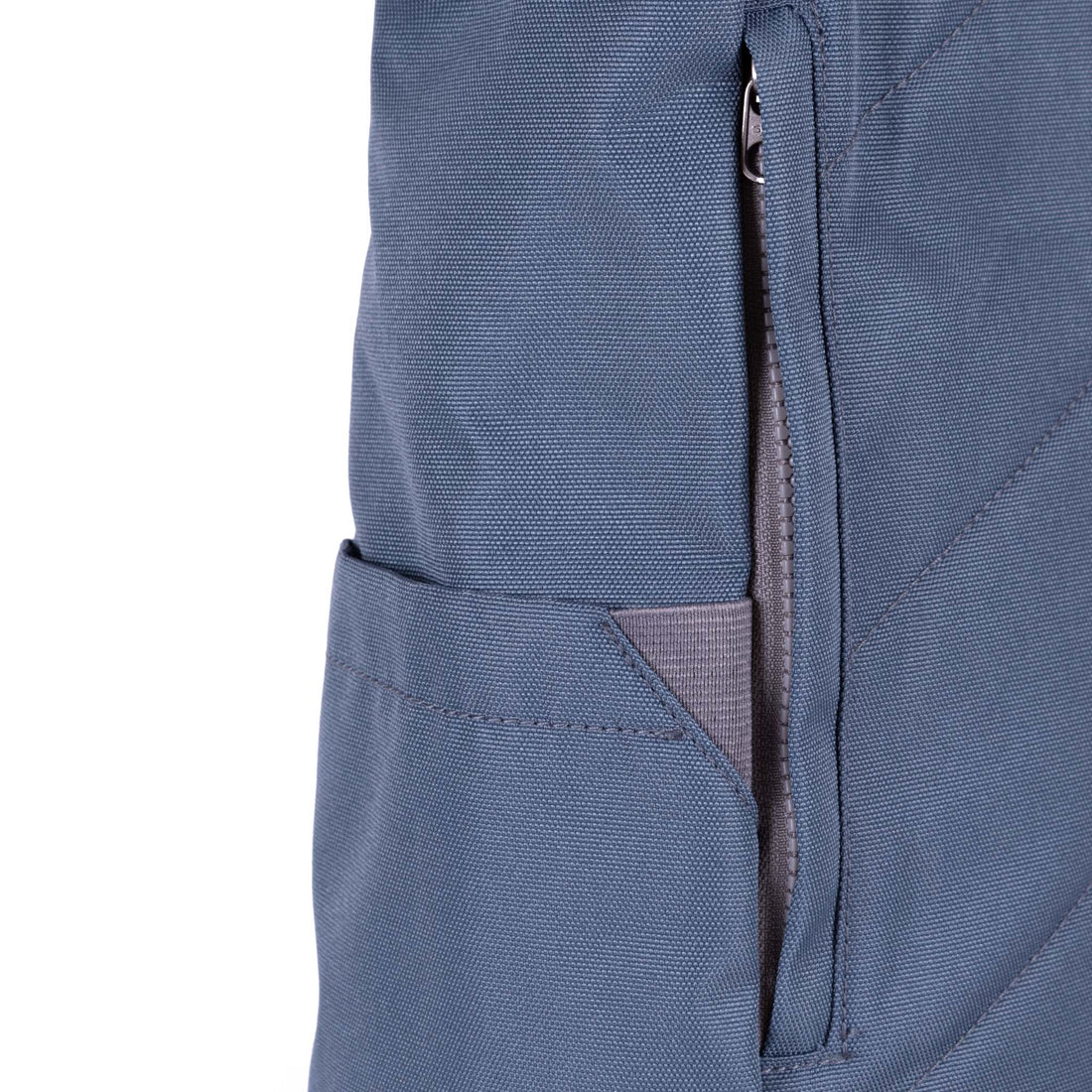 Roka Finchley A Medium Sustainable Canvas