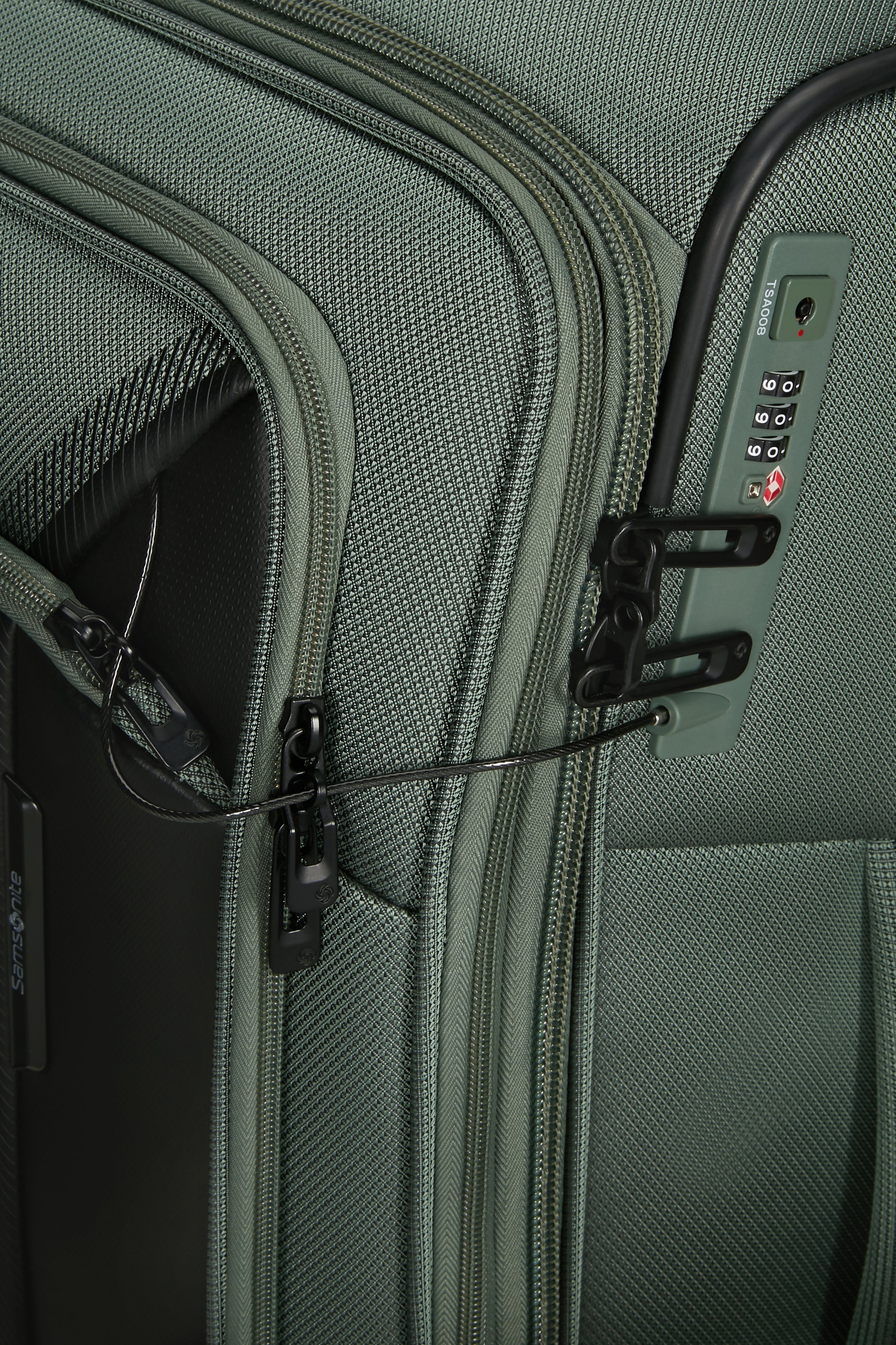 Samsonite Respark 67cm Expandable Spinner