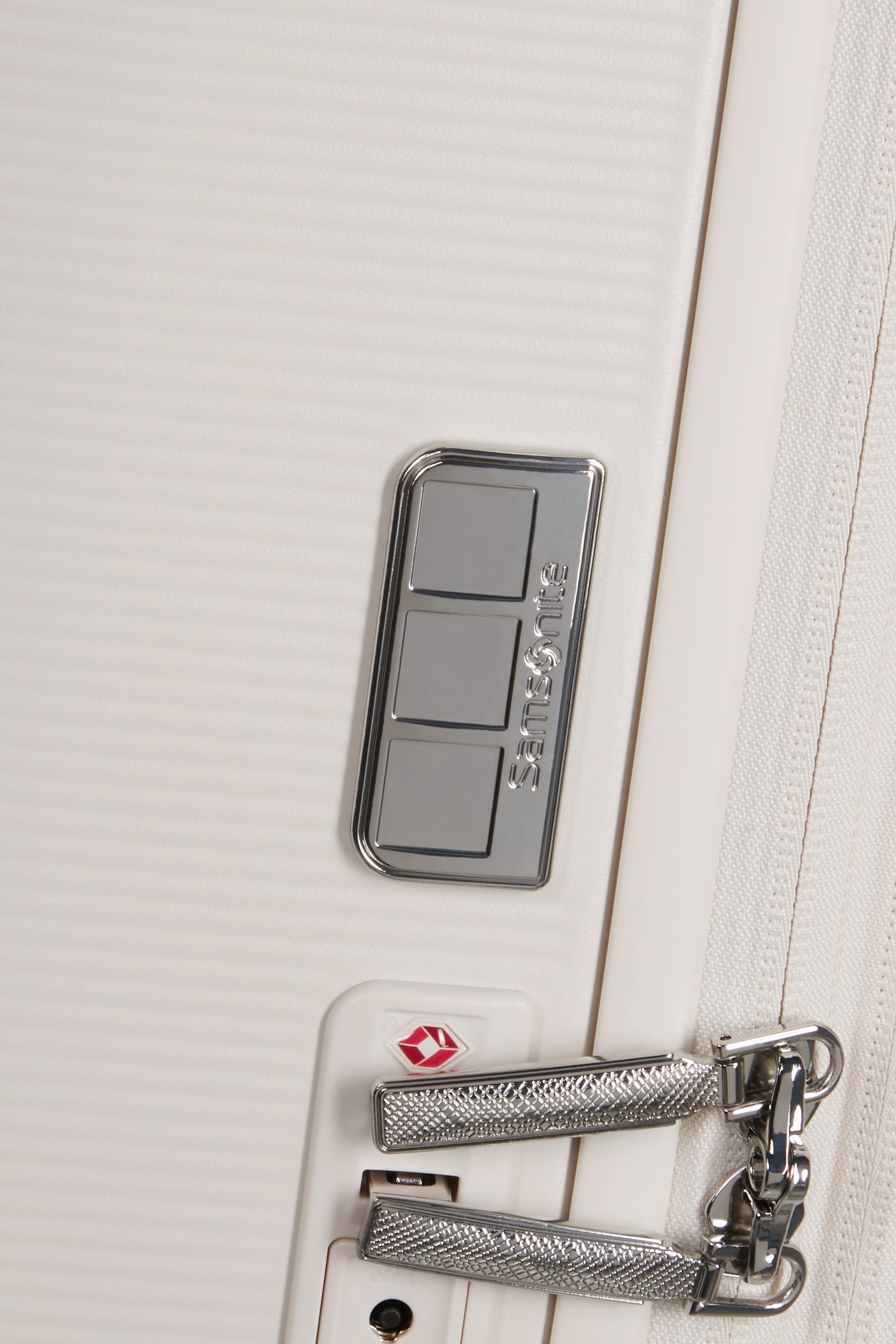 Samsonite Image 69cm Expandable Spinner