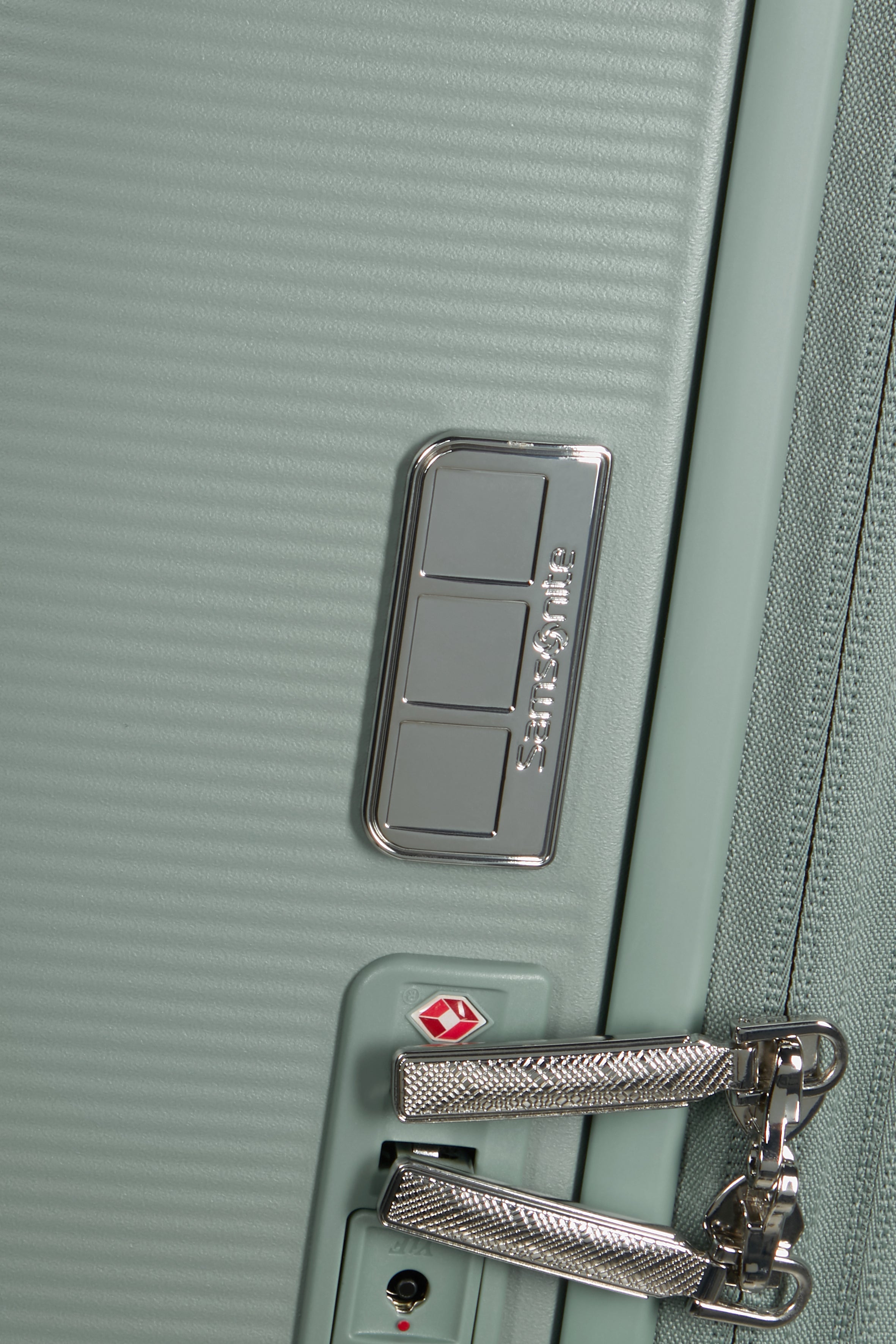 Samsonite Image 69cm Expandable Spinner