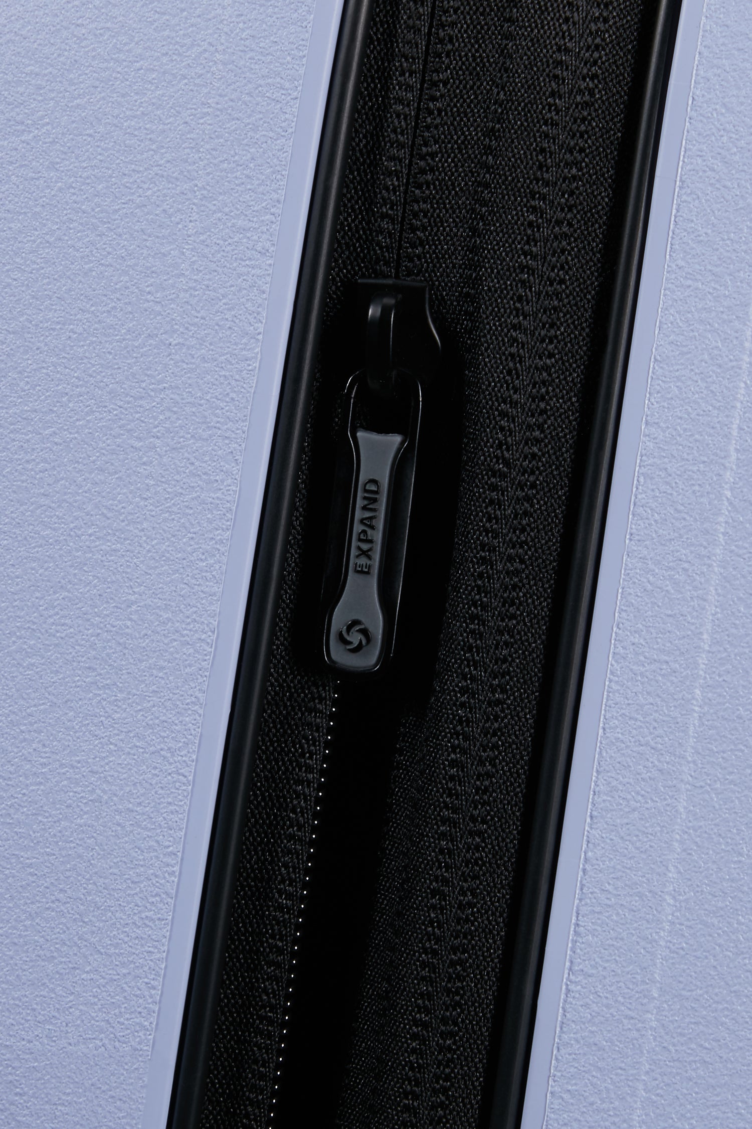 Samsonite Essens EXP Zip 55cm Spinner