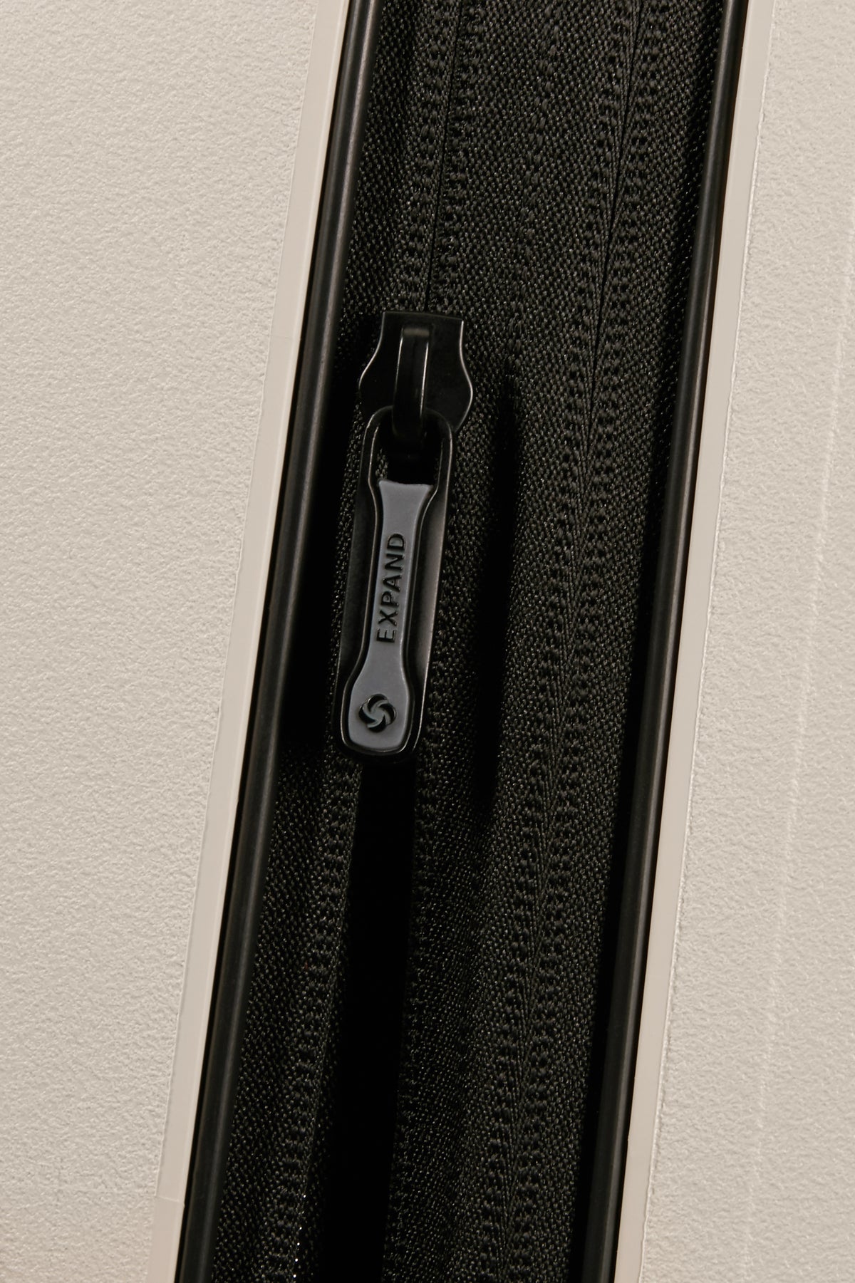 Samsonite essens Trunk (4 wheels) 80cm