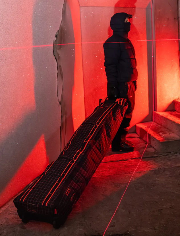 D_b_ Snow Roller Pro 127L Ski/Board Bag