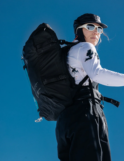 D_b_ Snow Pro Backpack 25L