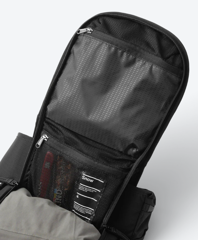 D_b_ Snow Pro Backpack 25L