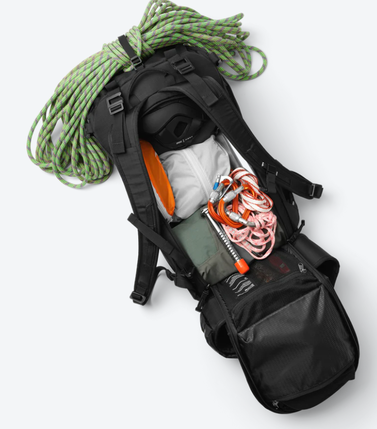 D_b_ Snow Pro Backpack 25L